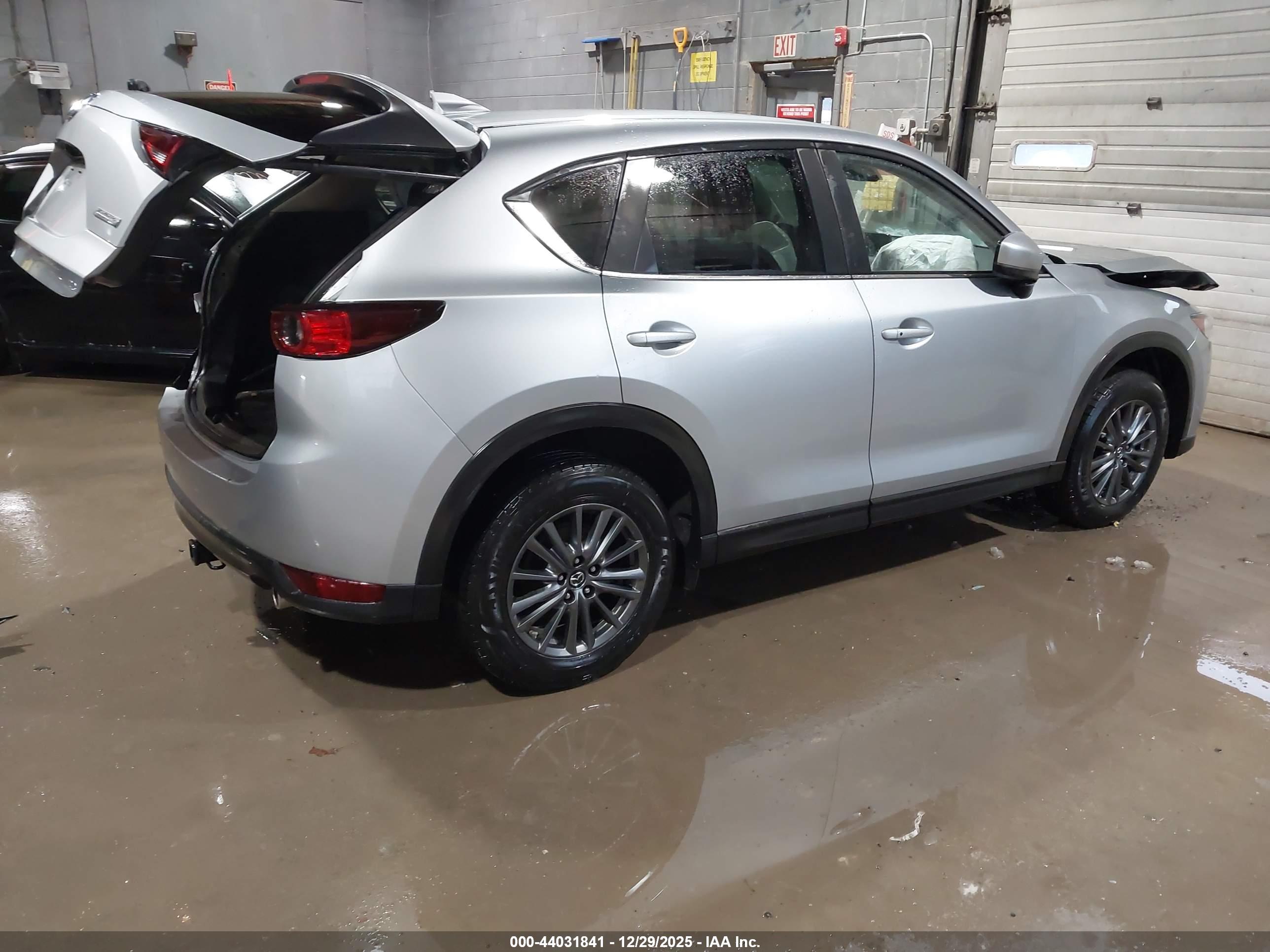 MAZDA CX-5 image 4