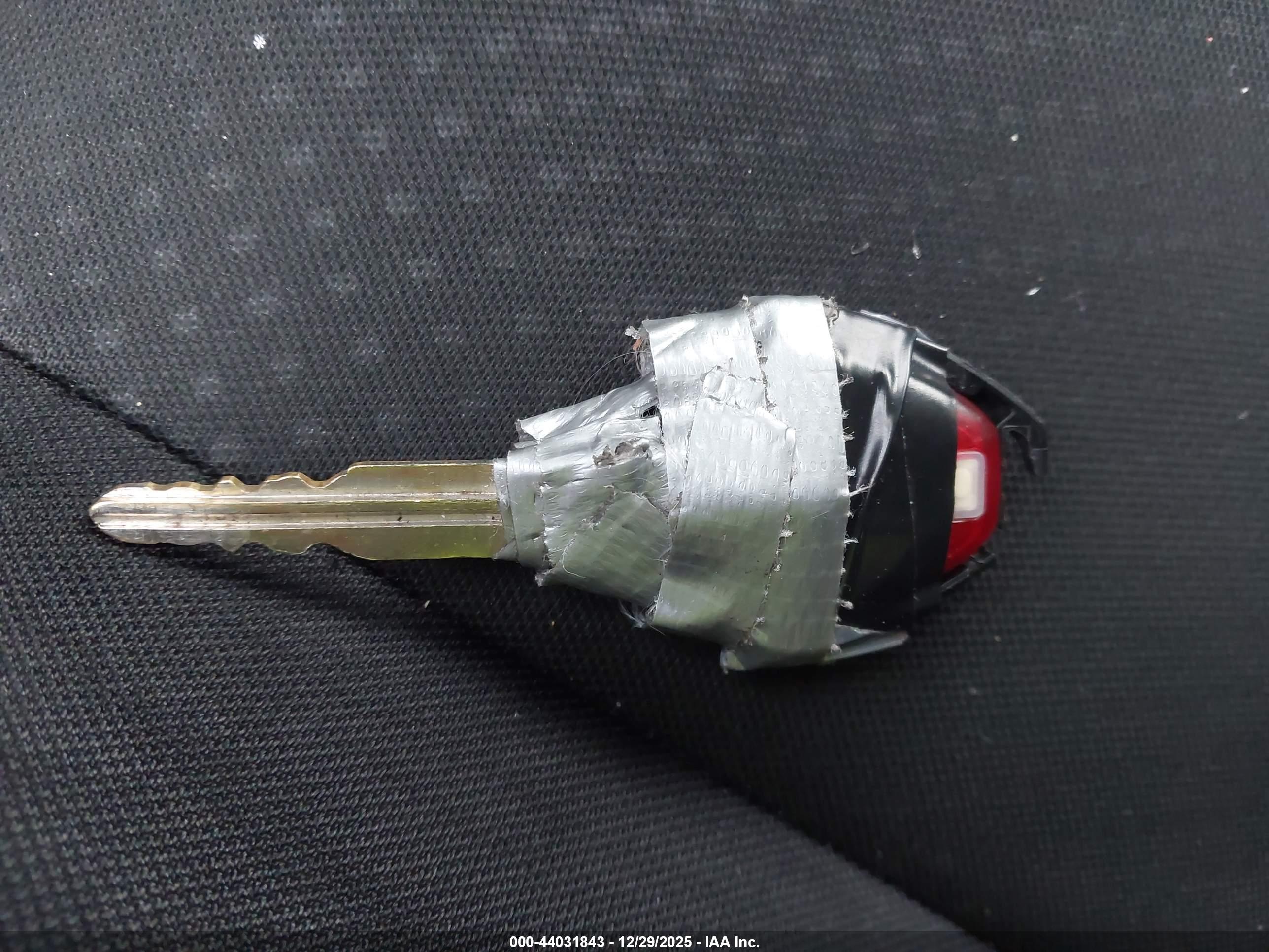 MITSUBISHI OUTLANDER image 11