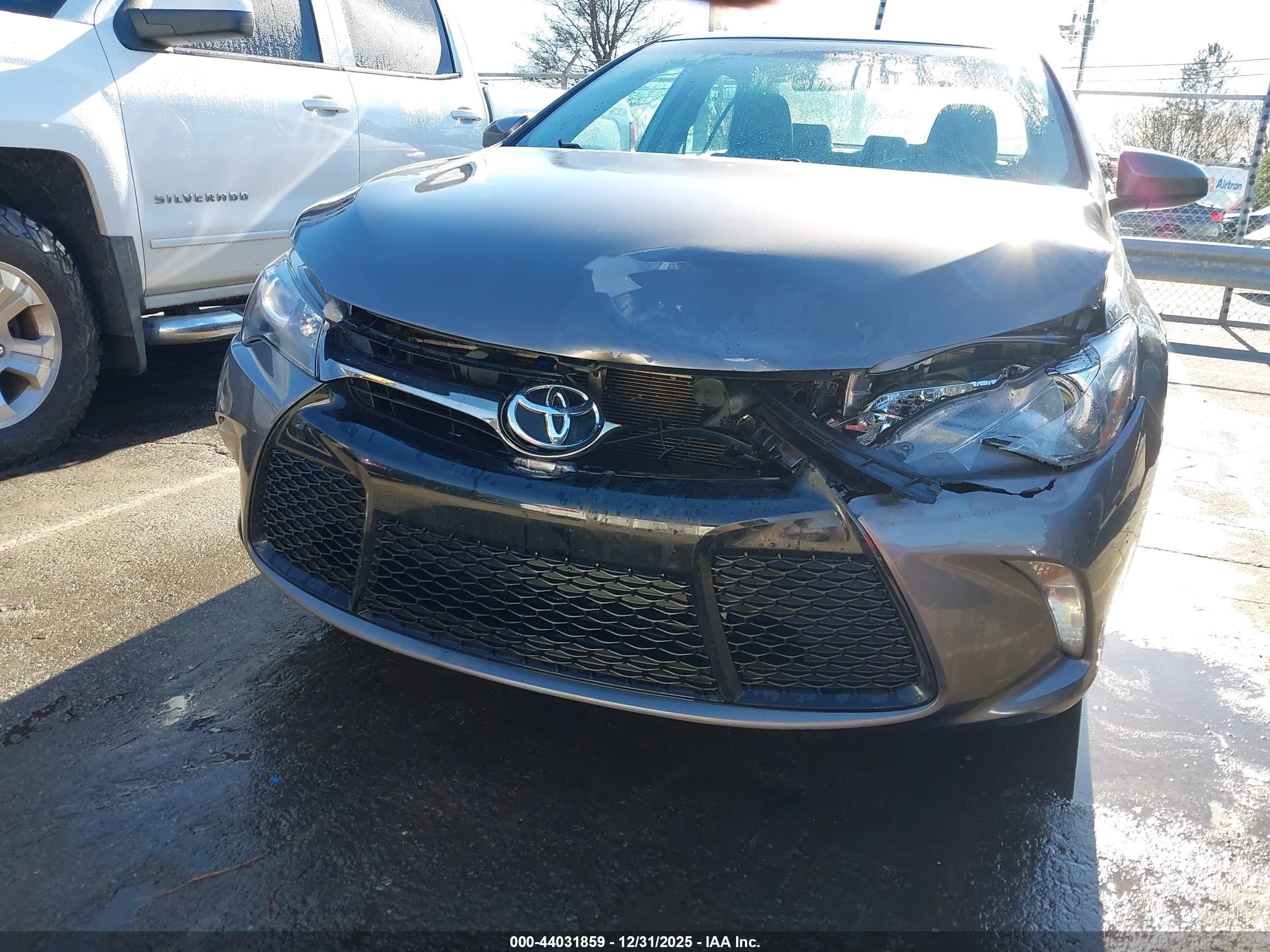 TOYOTA CAMRY image 6