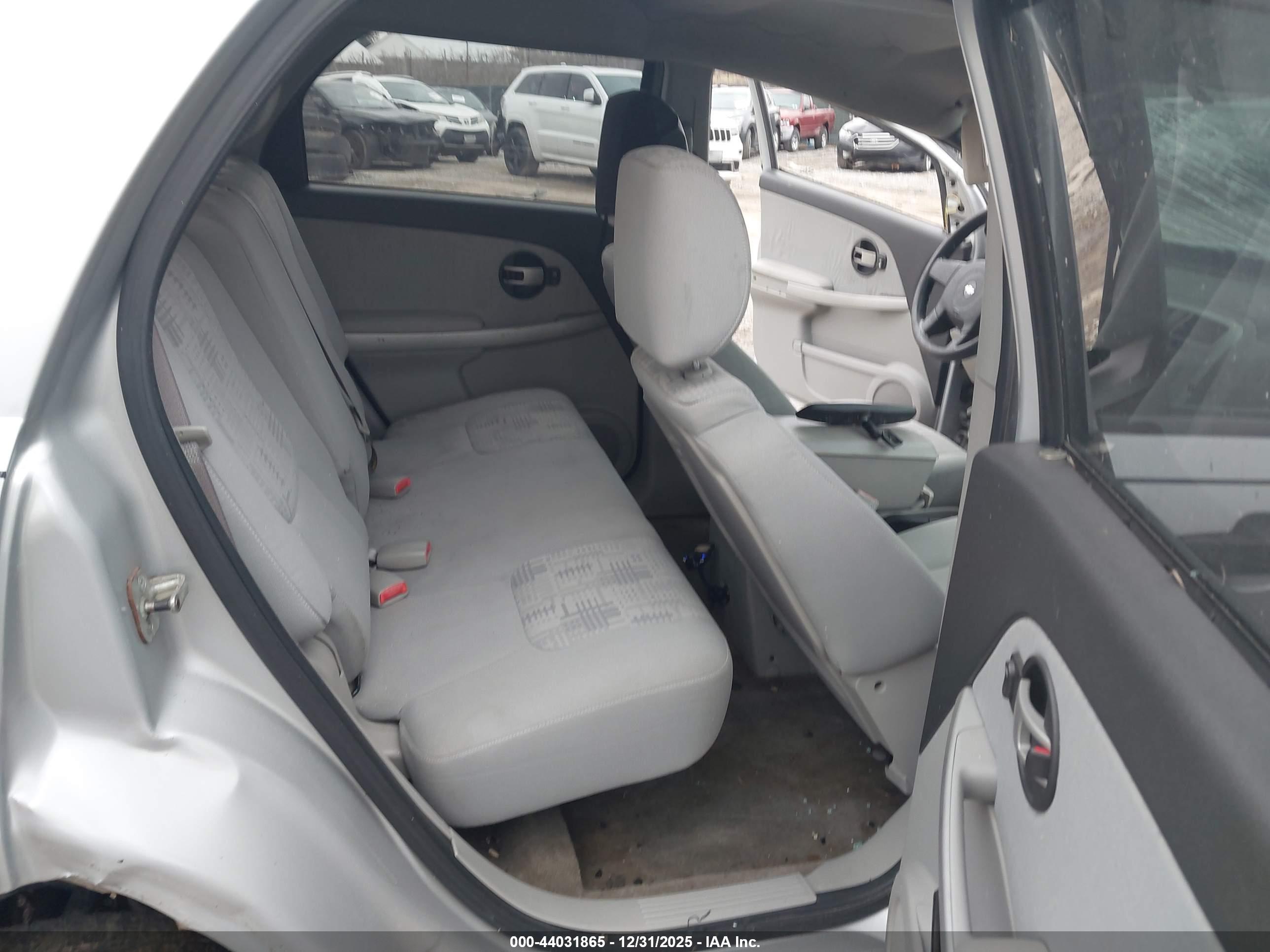 CHEVROLET EQUINOX image 8