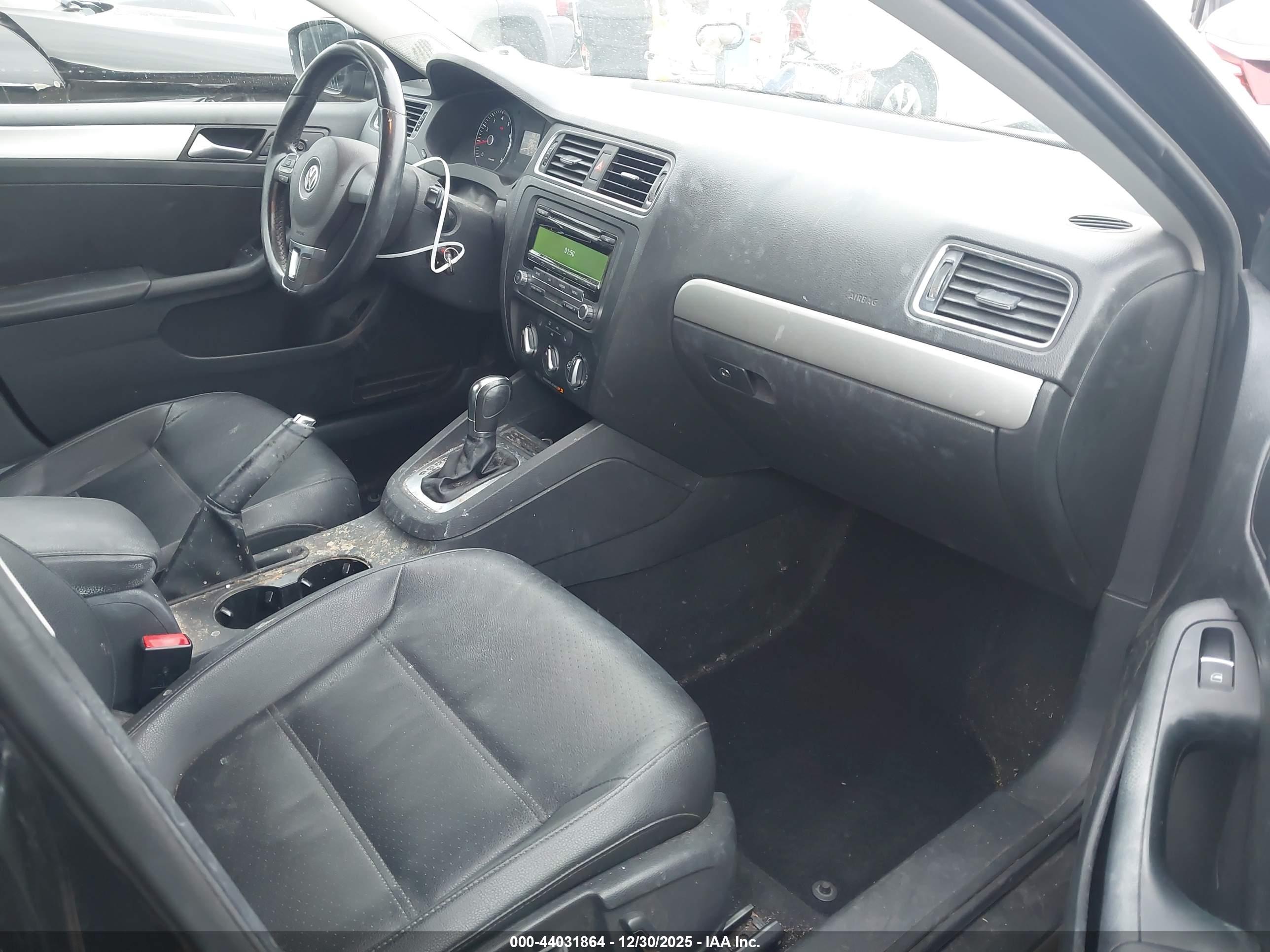 VOLKSWAGEN JETTA image 5