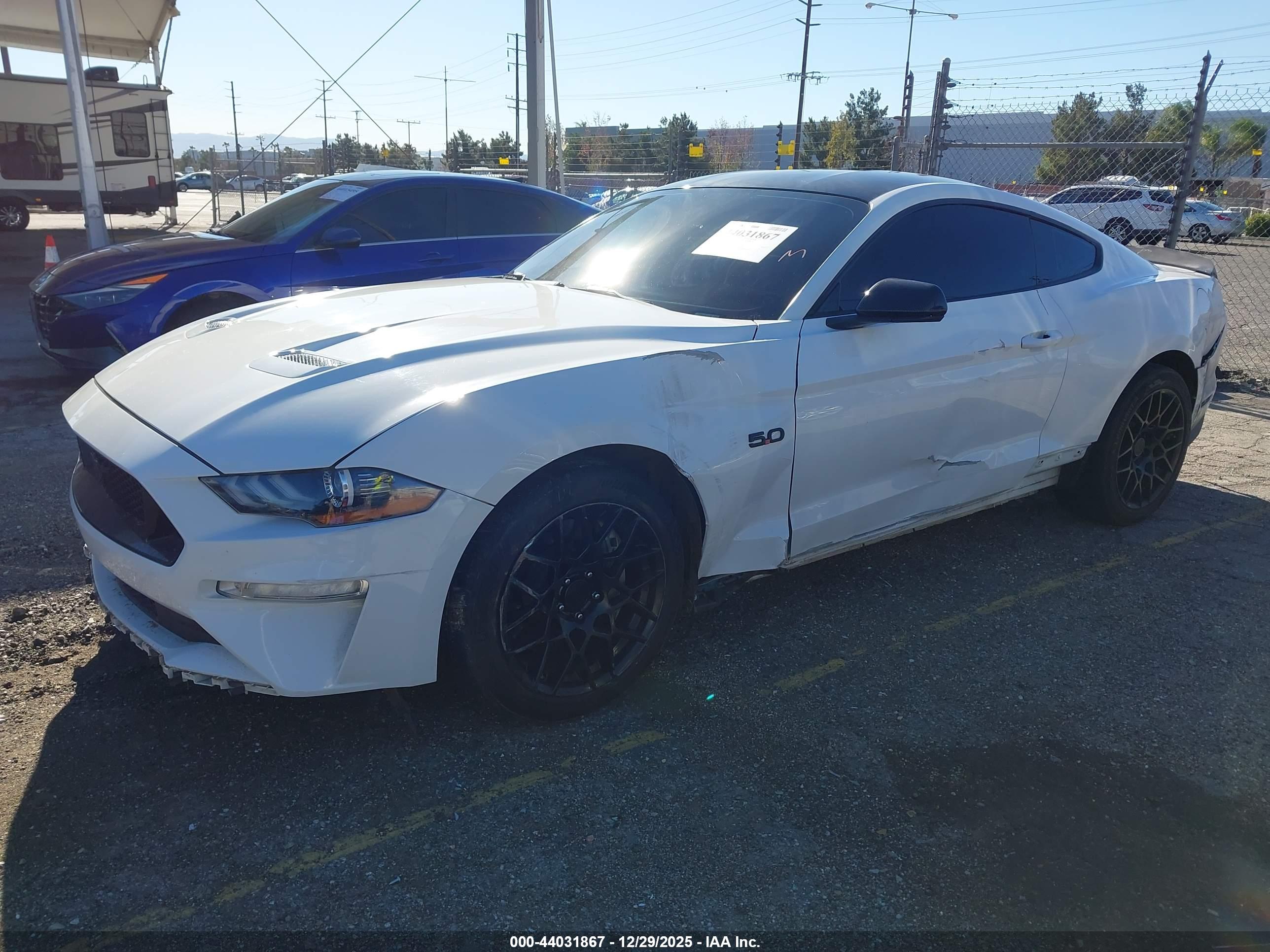 FORD MUSTANG image 2