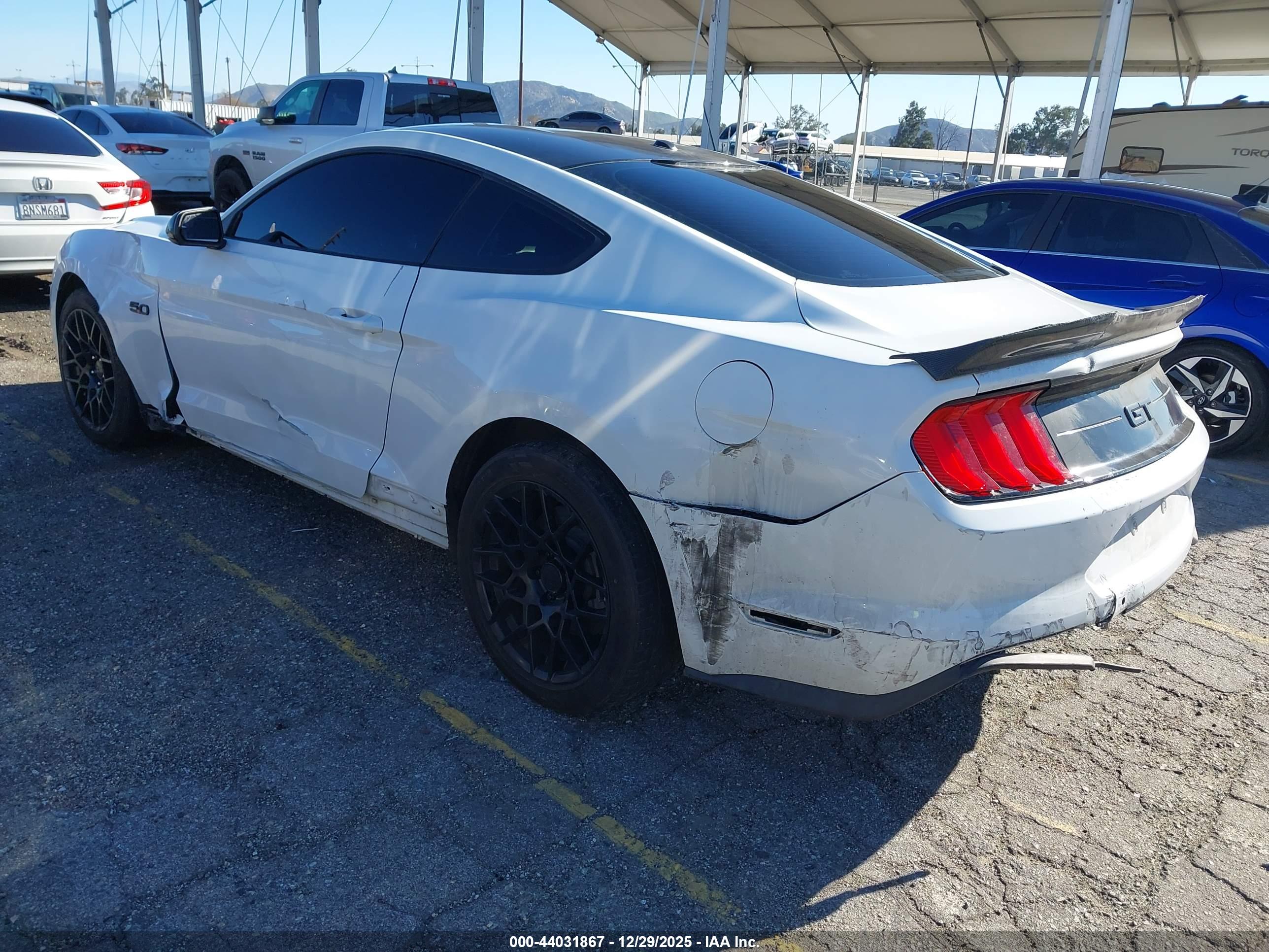 FORD MUSTANG image 3