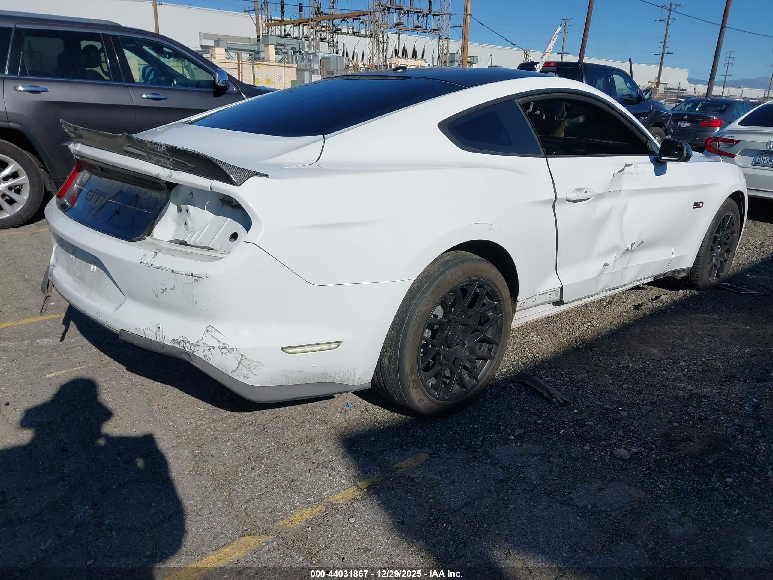 FORD MUSTANG image 4