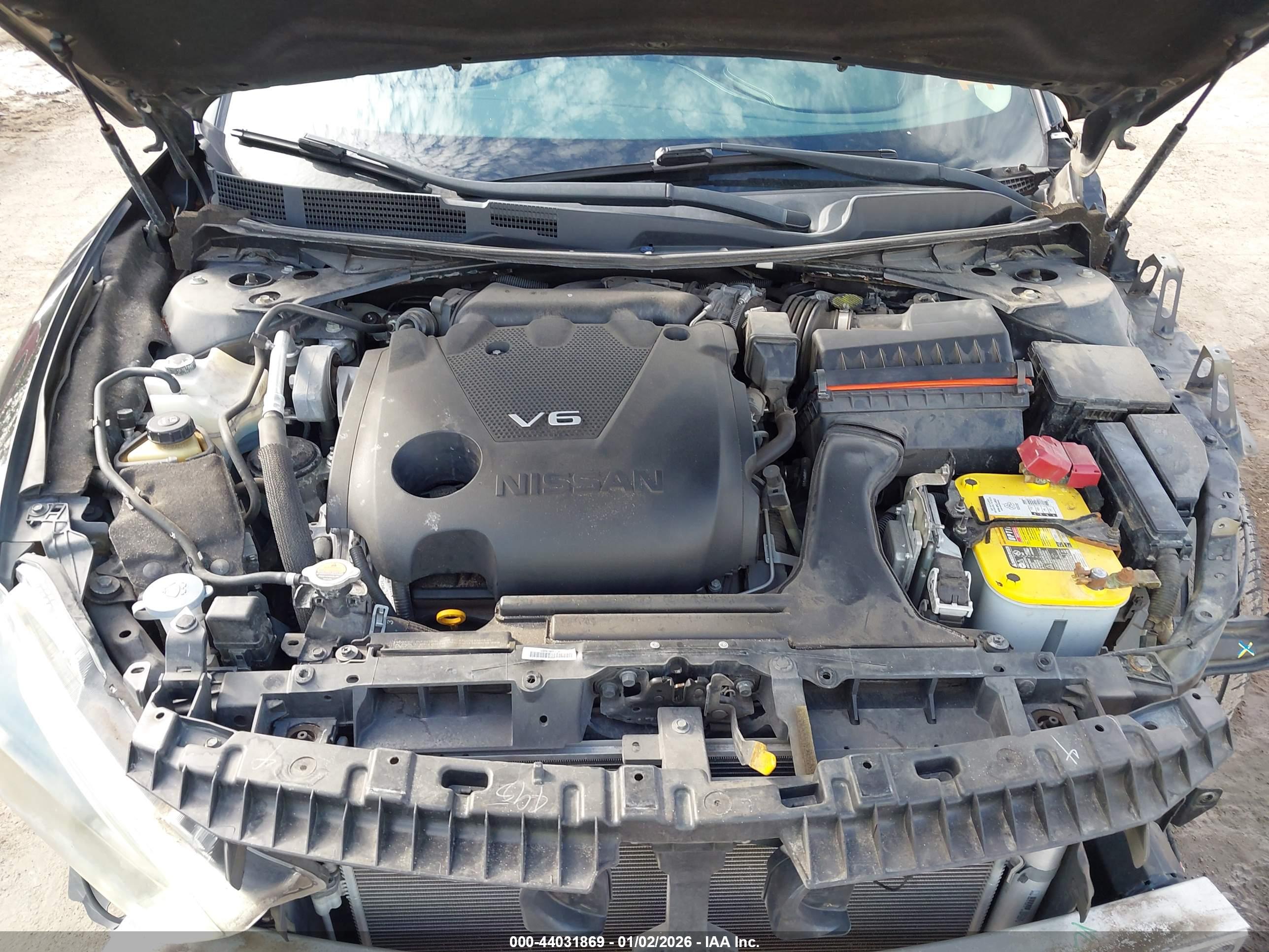 NISSAN MAXIMA image 10