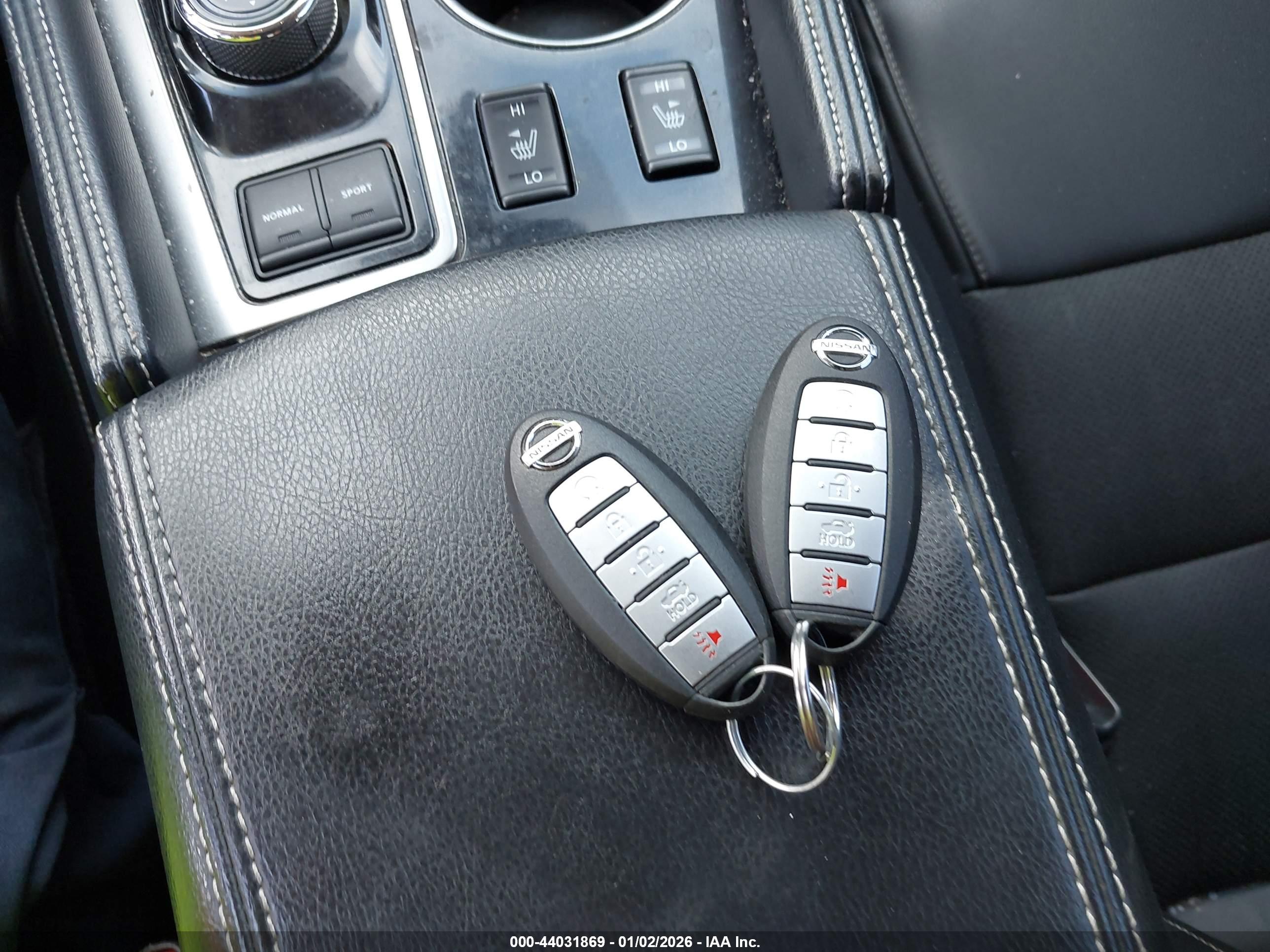 NISSAN MAXIMA image 11