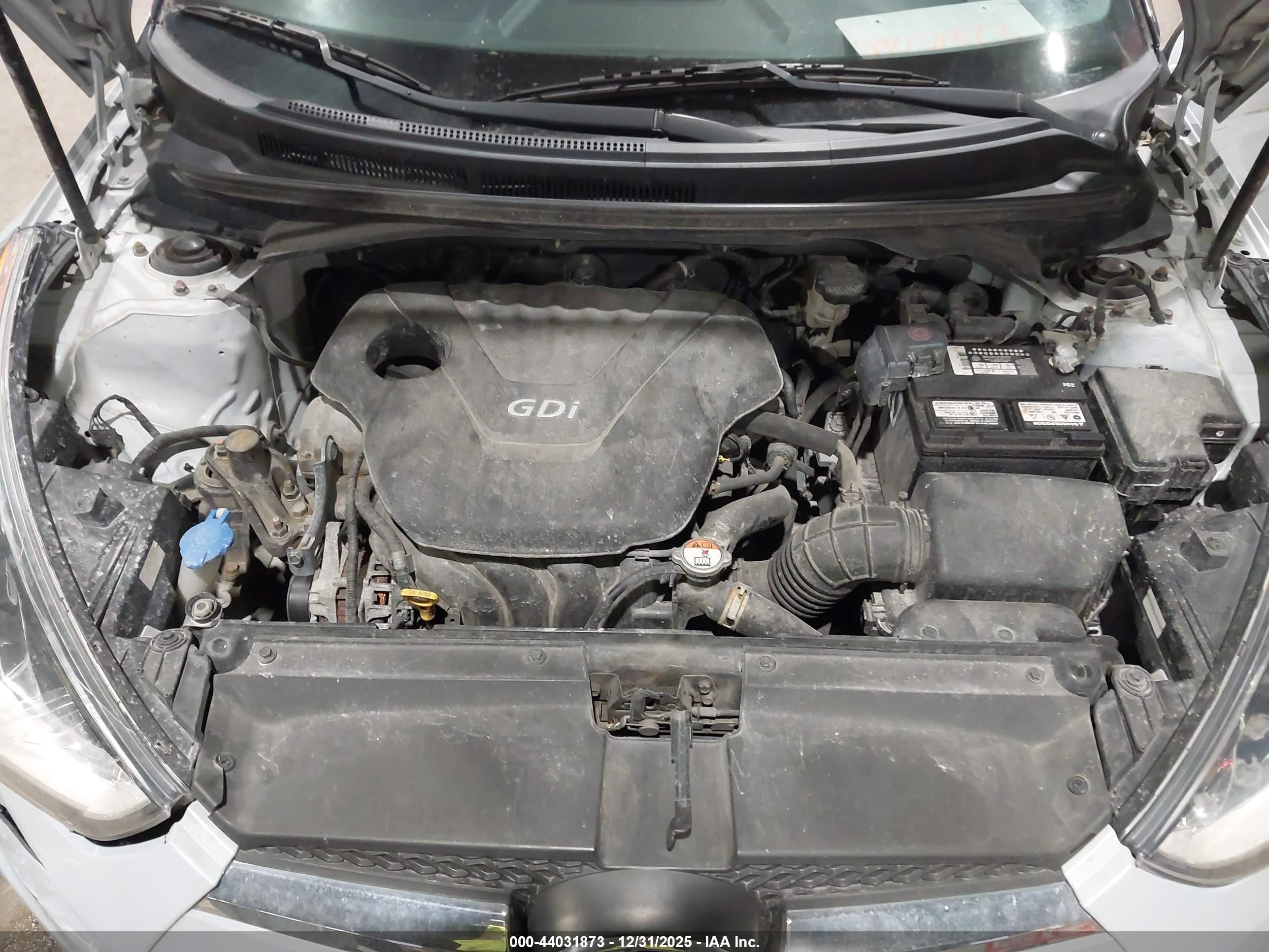 HYUNDAI VELOSTER image 10