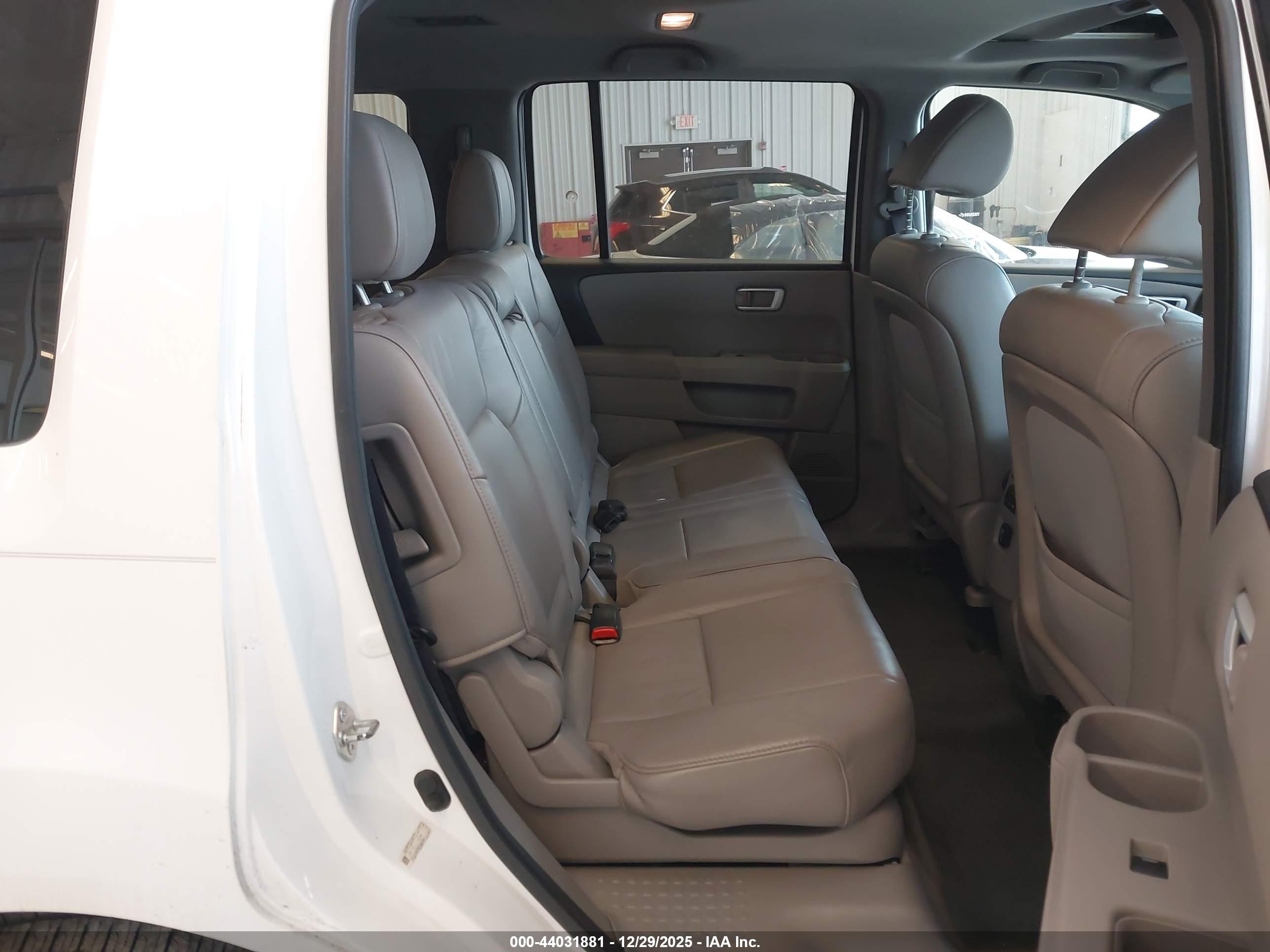 HONDA PILOT image 8