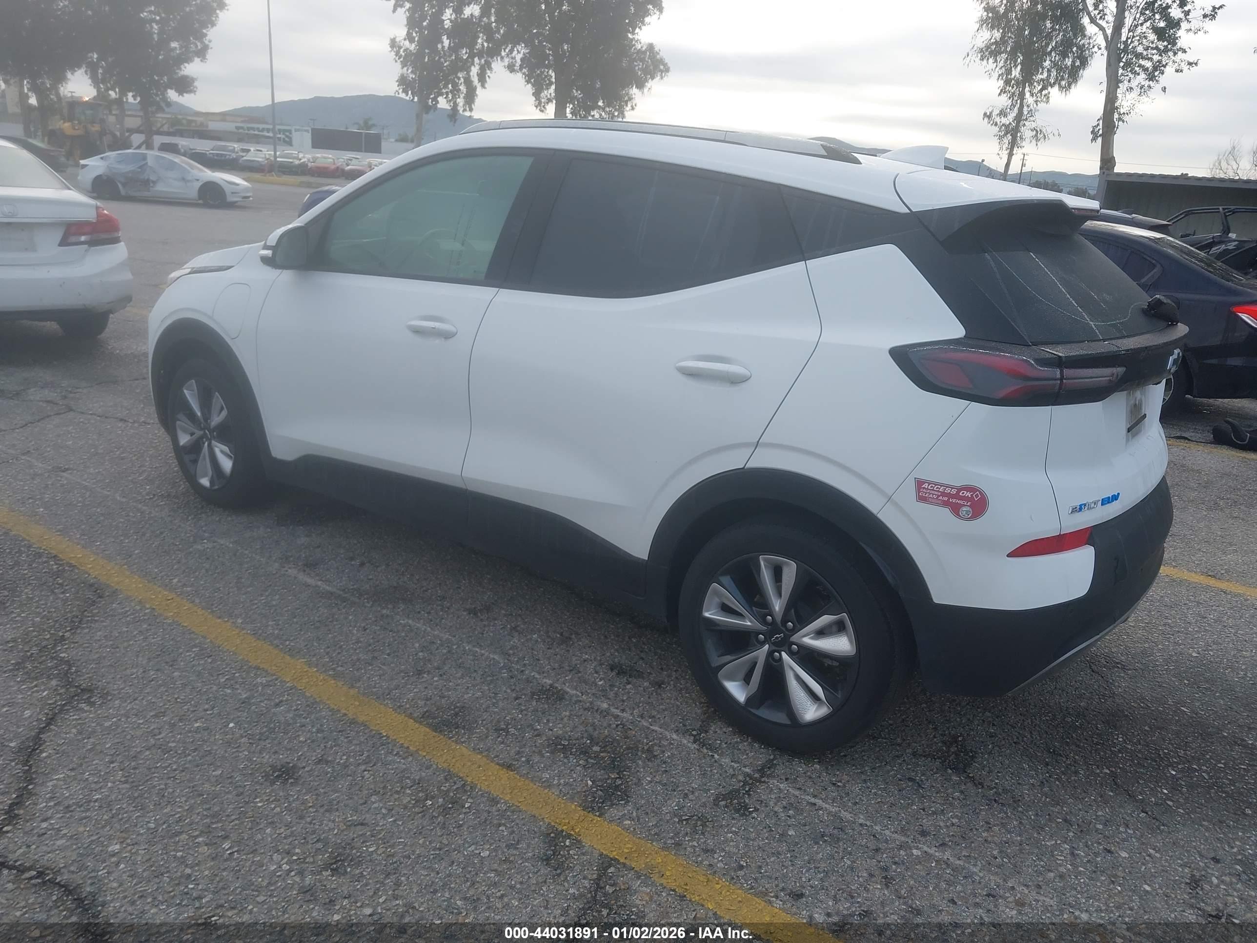 CHEVROLET BOLT image 3