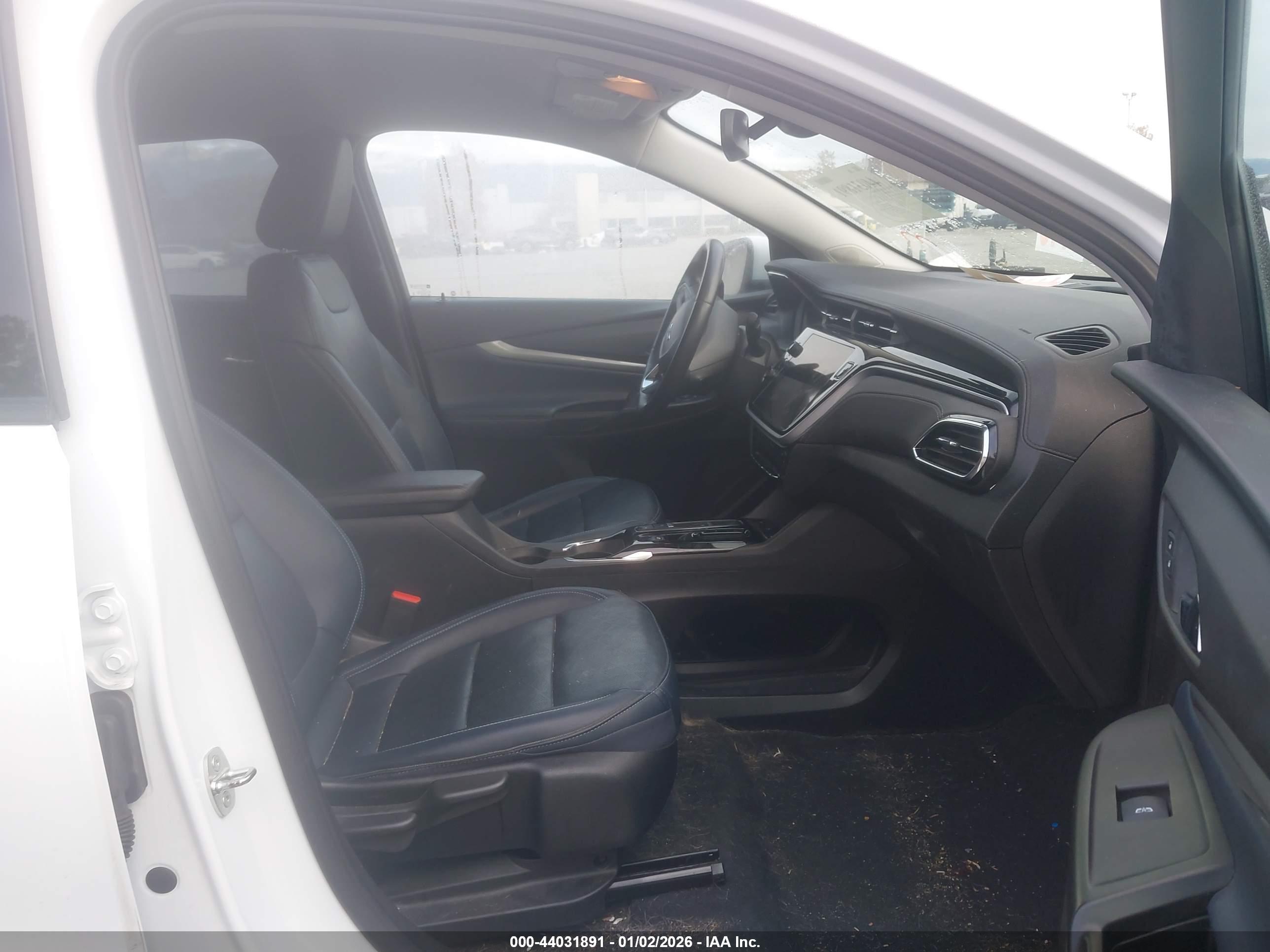 CHEVROLET BOLT image 5