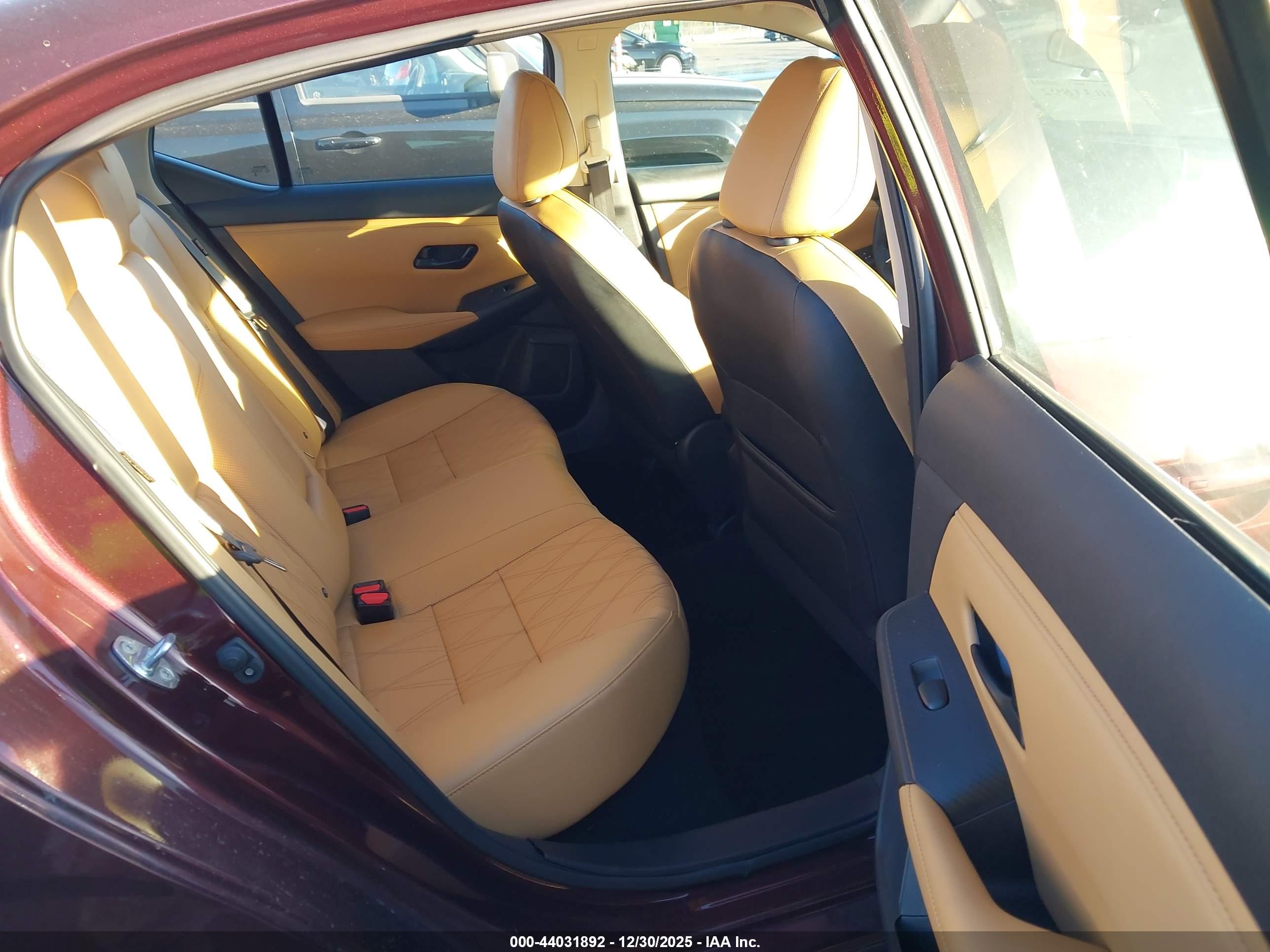 NISSAN SENTRA image 8