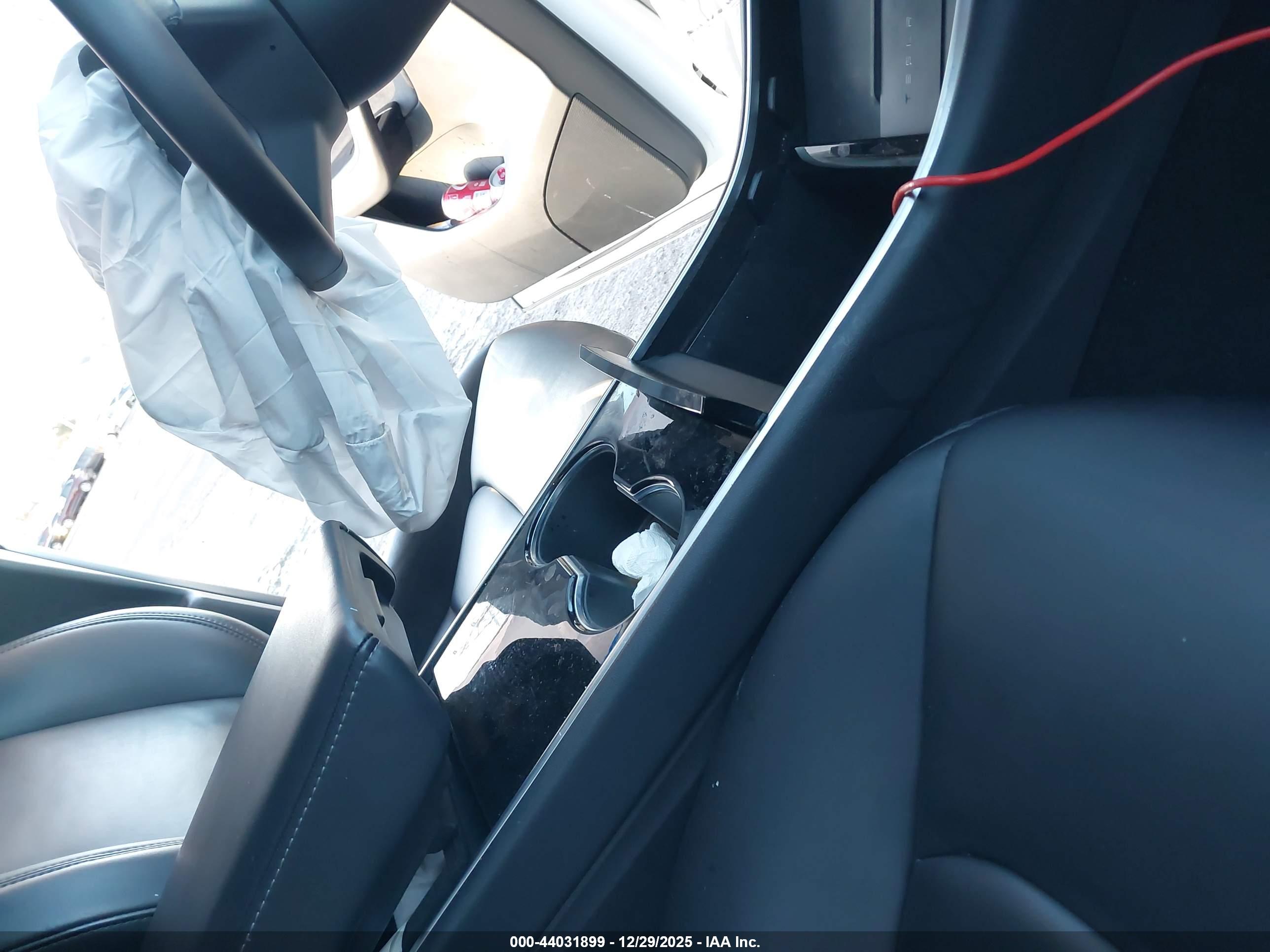 TESLA MODEL image 5