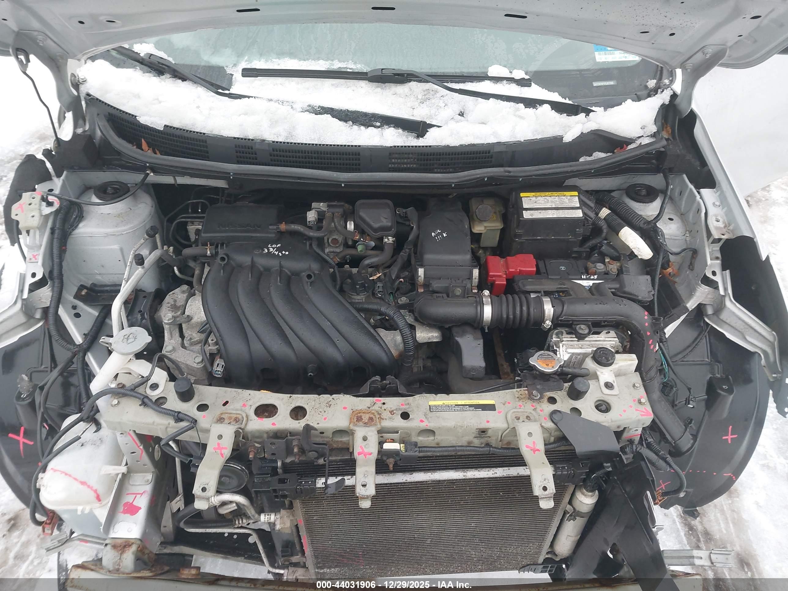 NISSAN VERSA image 10