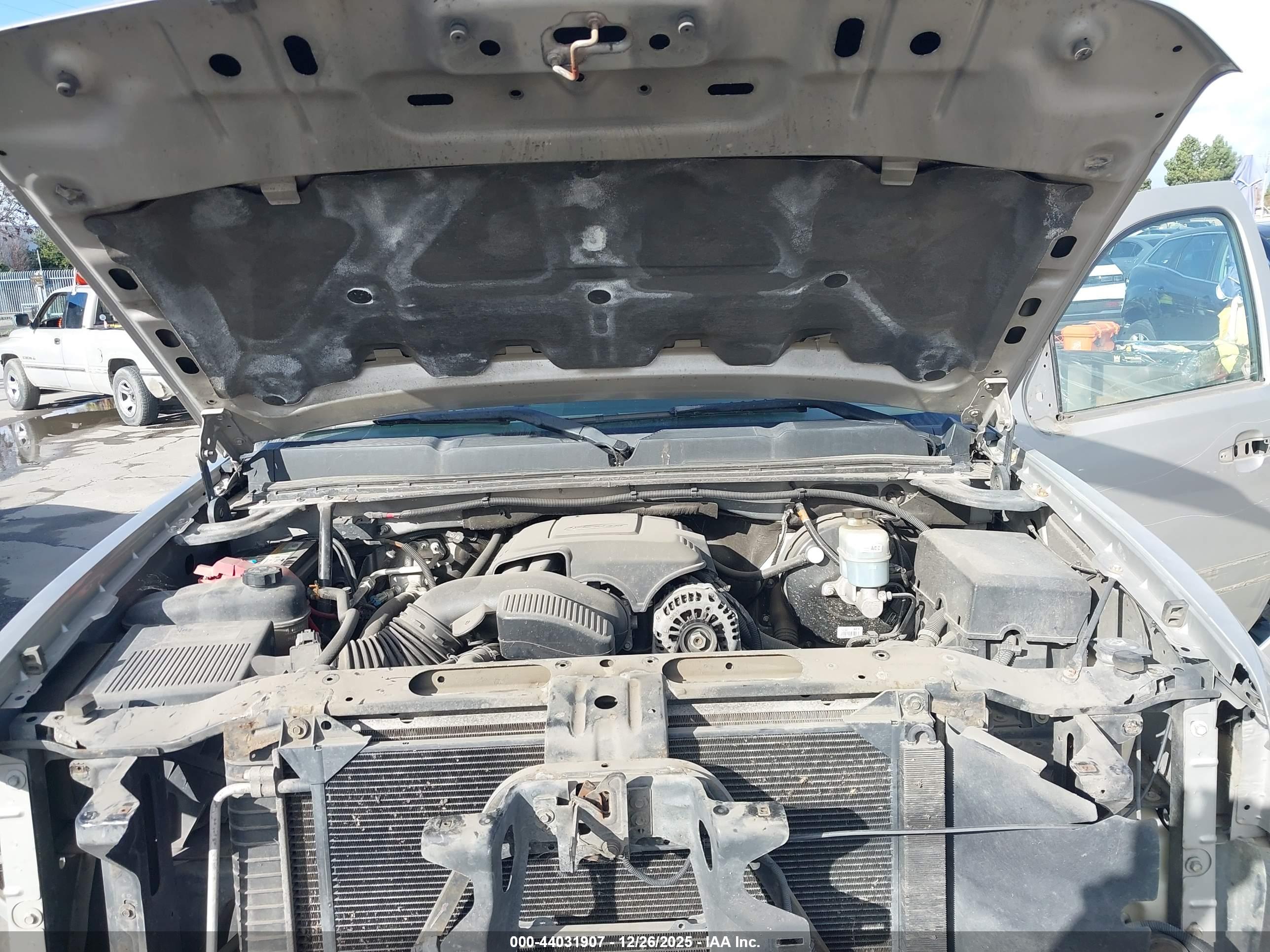 CHEVROLET SILVERADO image 10