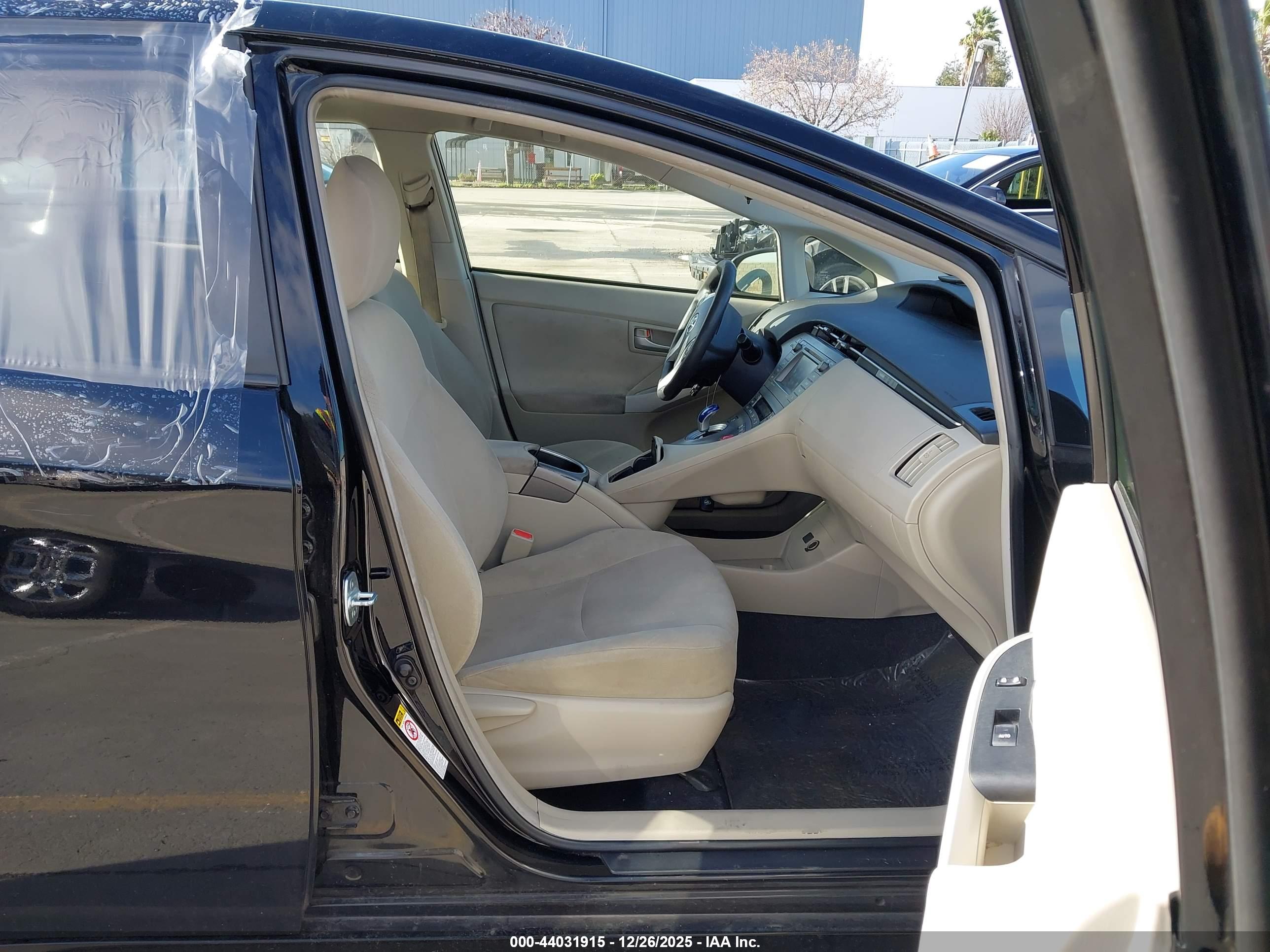TOYOTA PRIUS image 5
