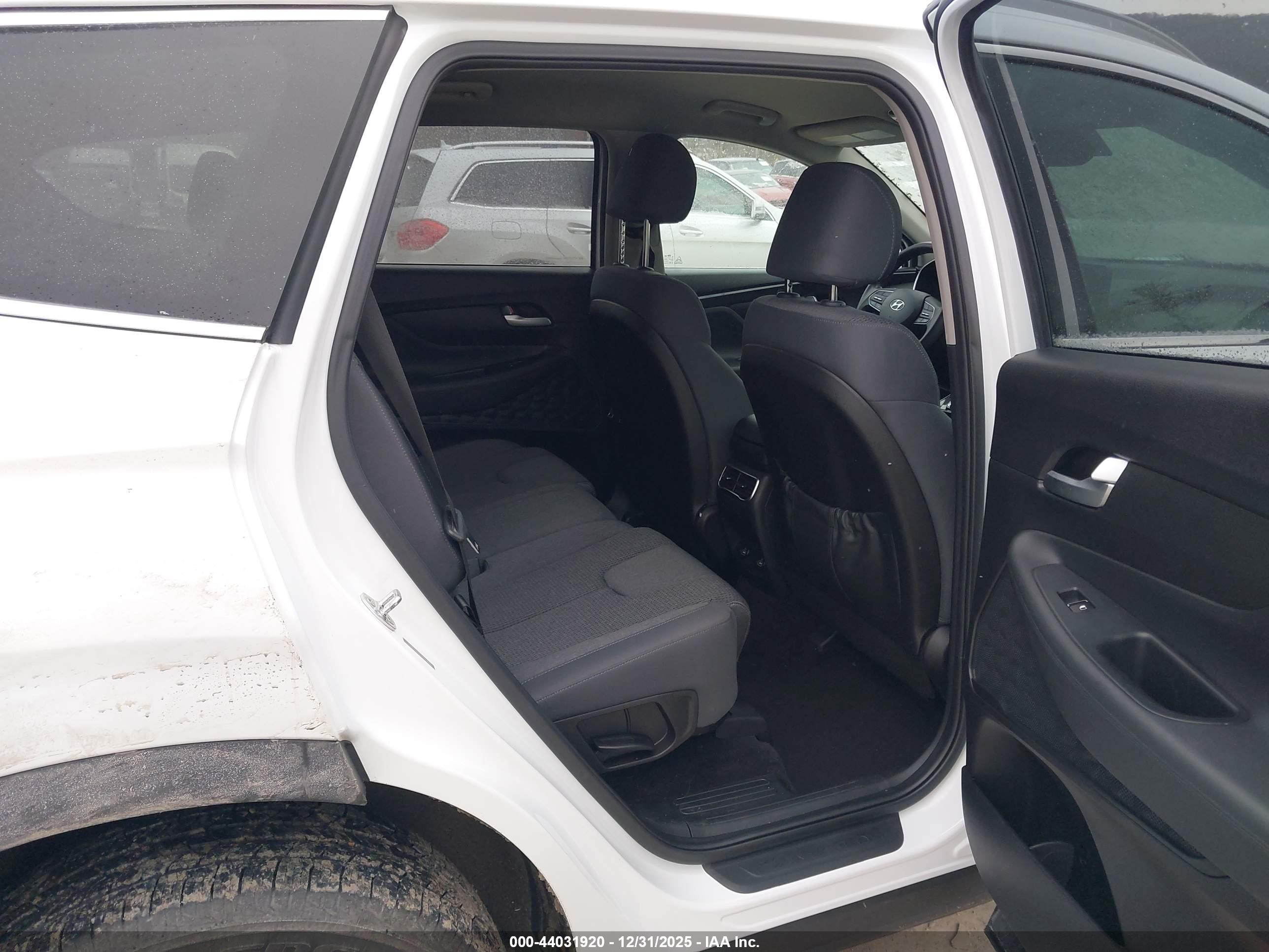 HYUNDAI SANTA image 8