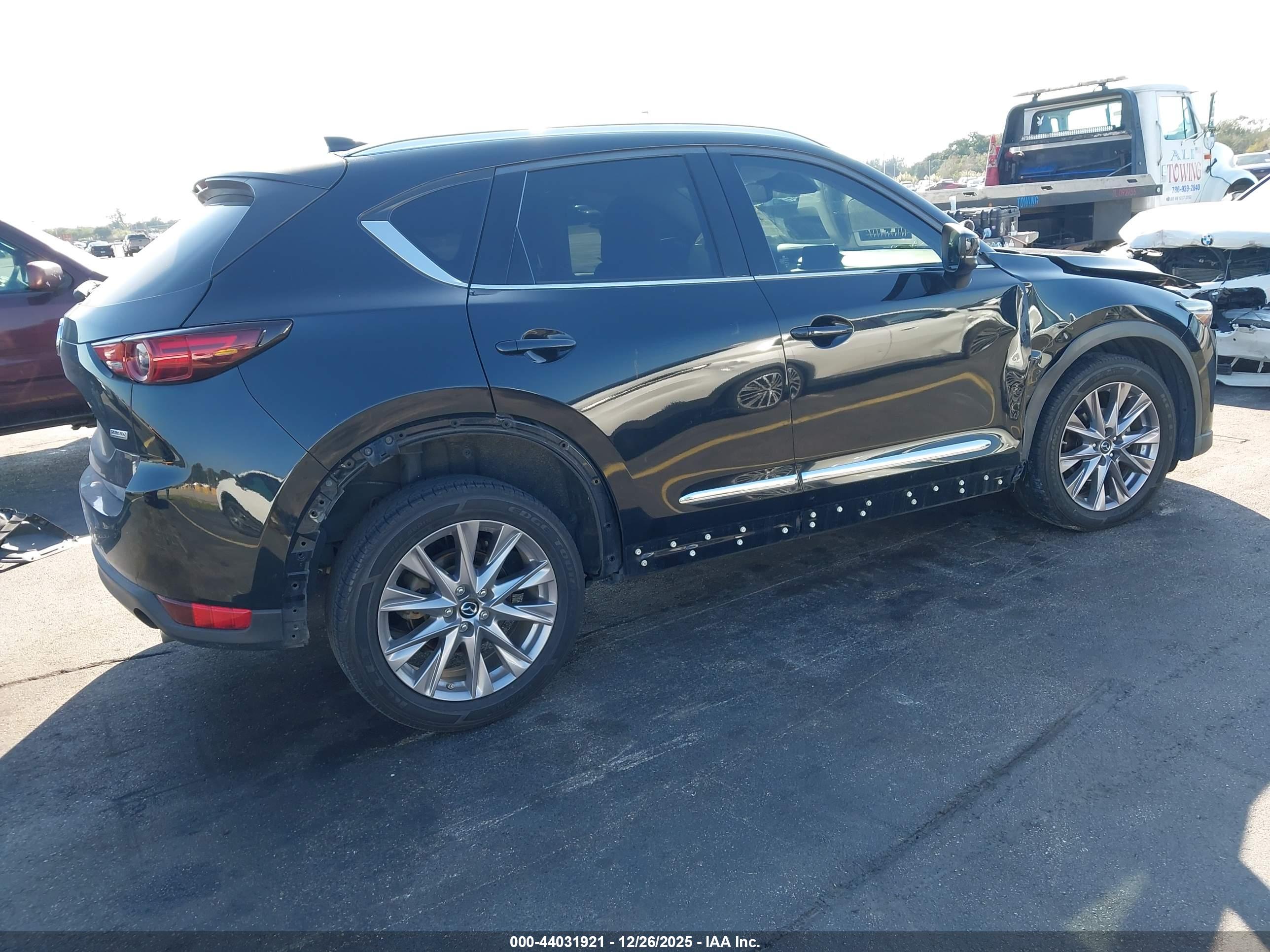 MAZDA CX-5 image 4