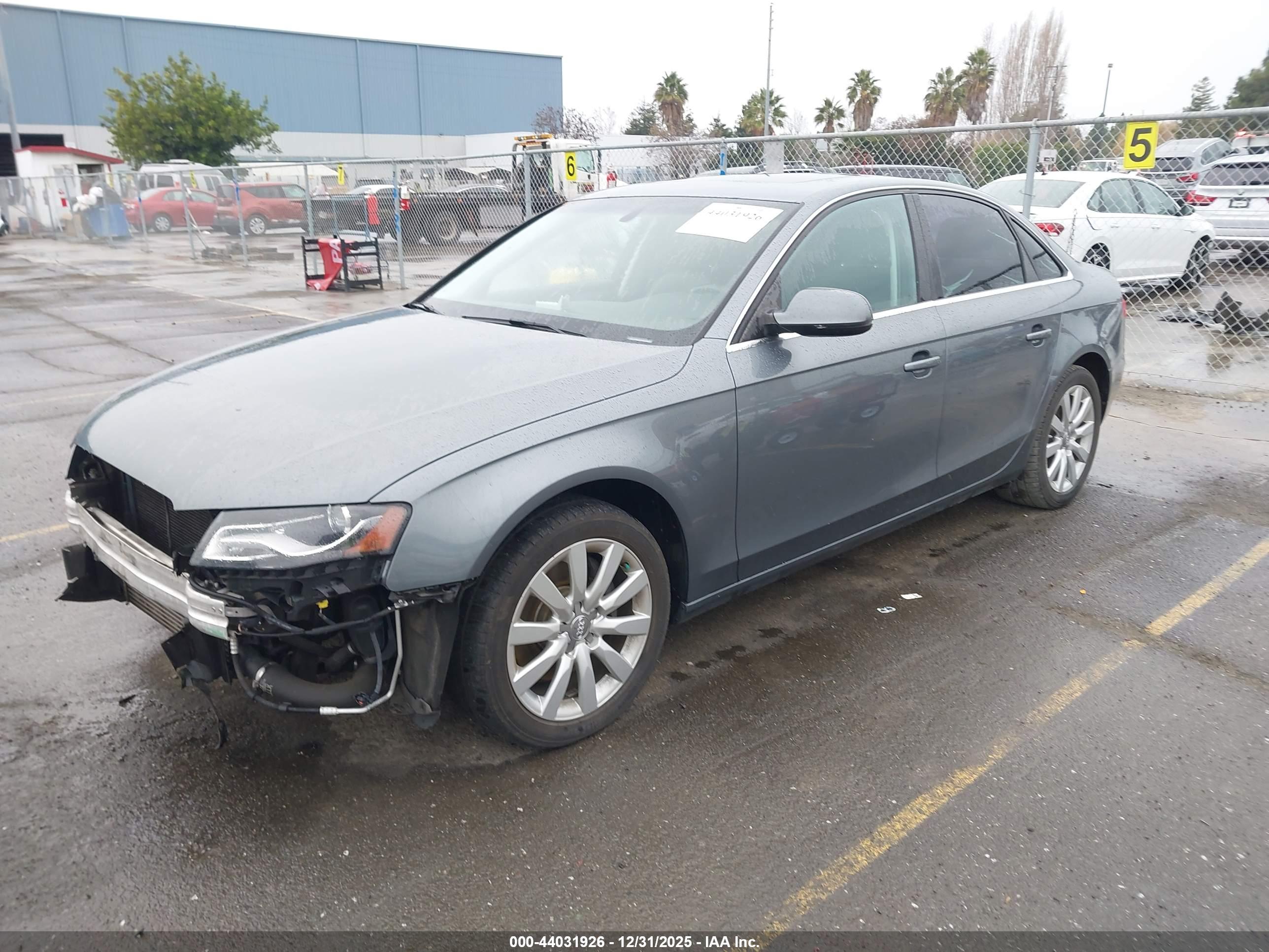 AUDI A4 image 2