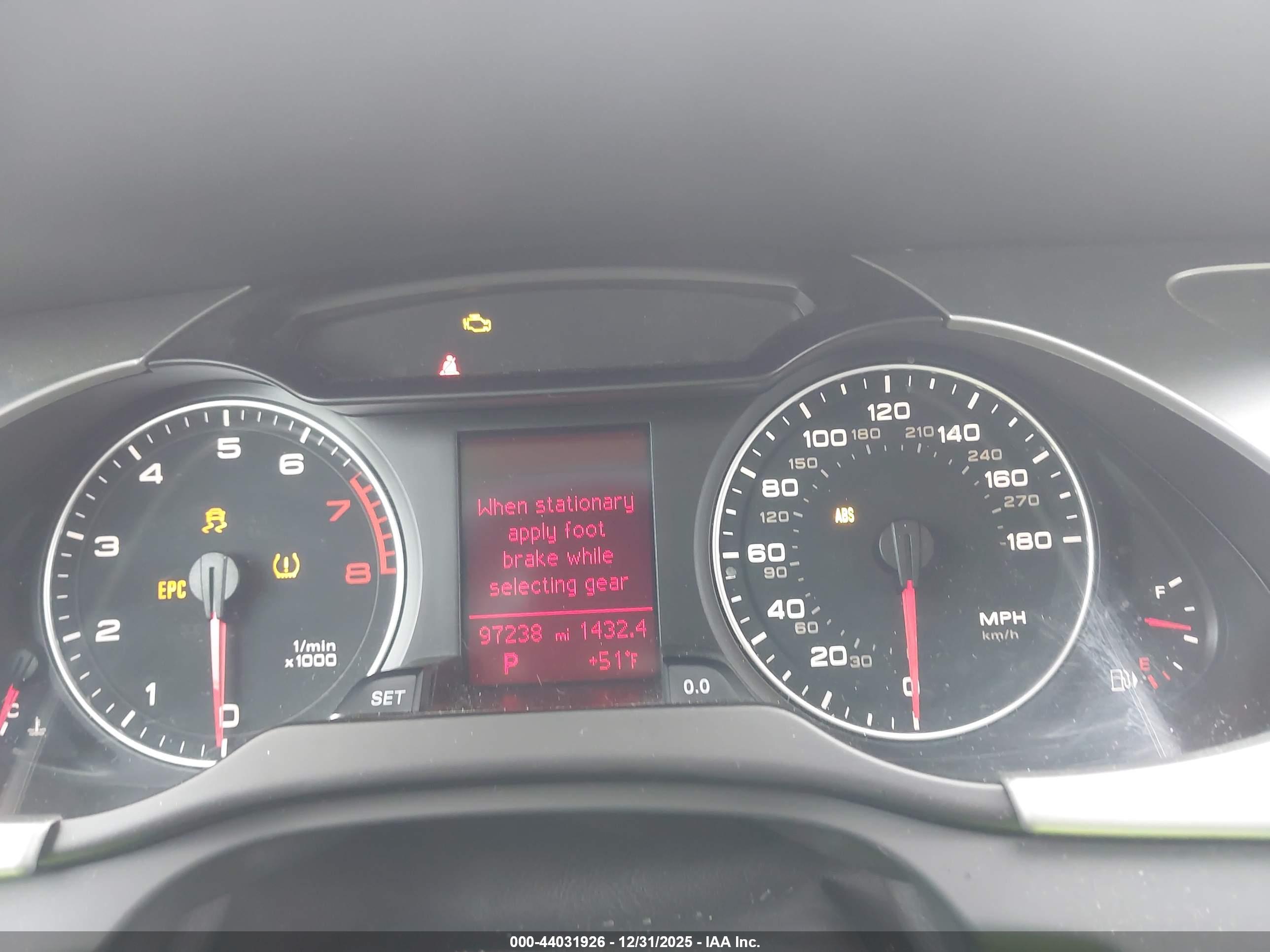 AUDI A4 image 7