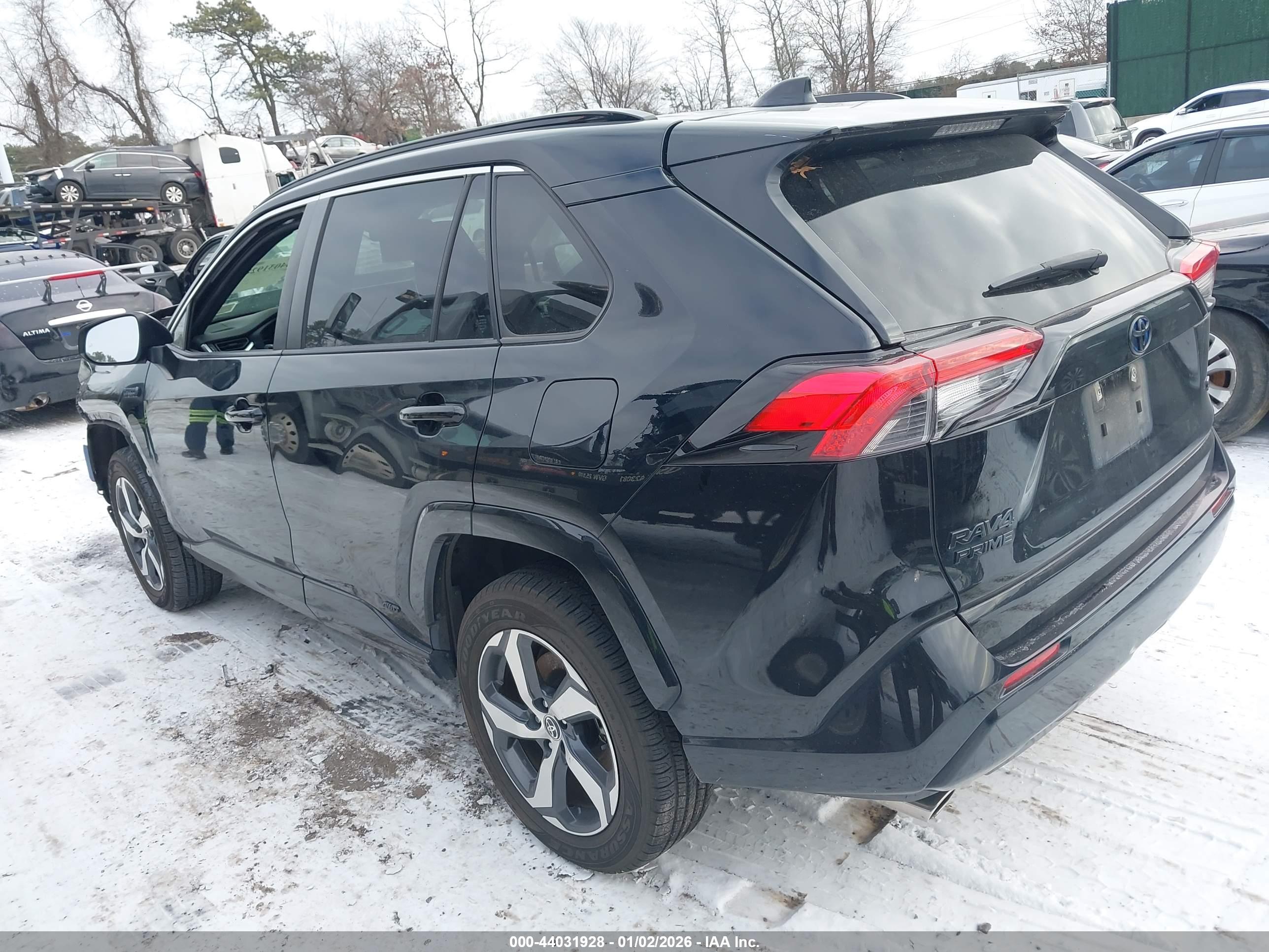 TOYOTA RAV4 image 3