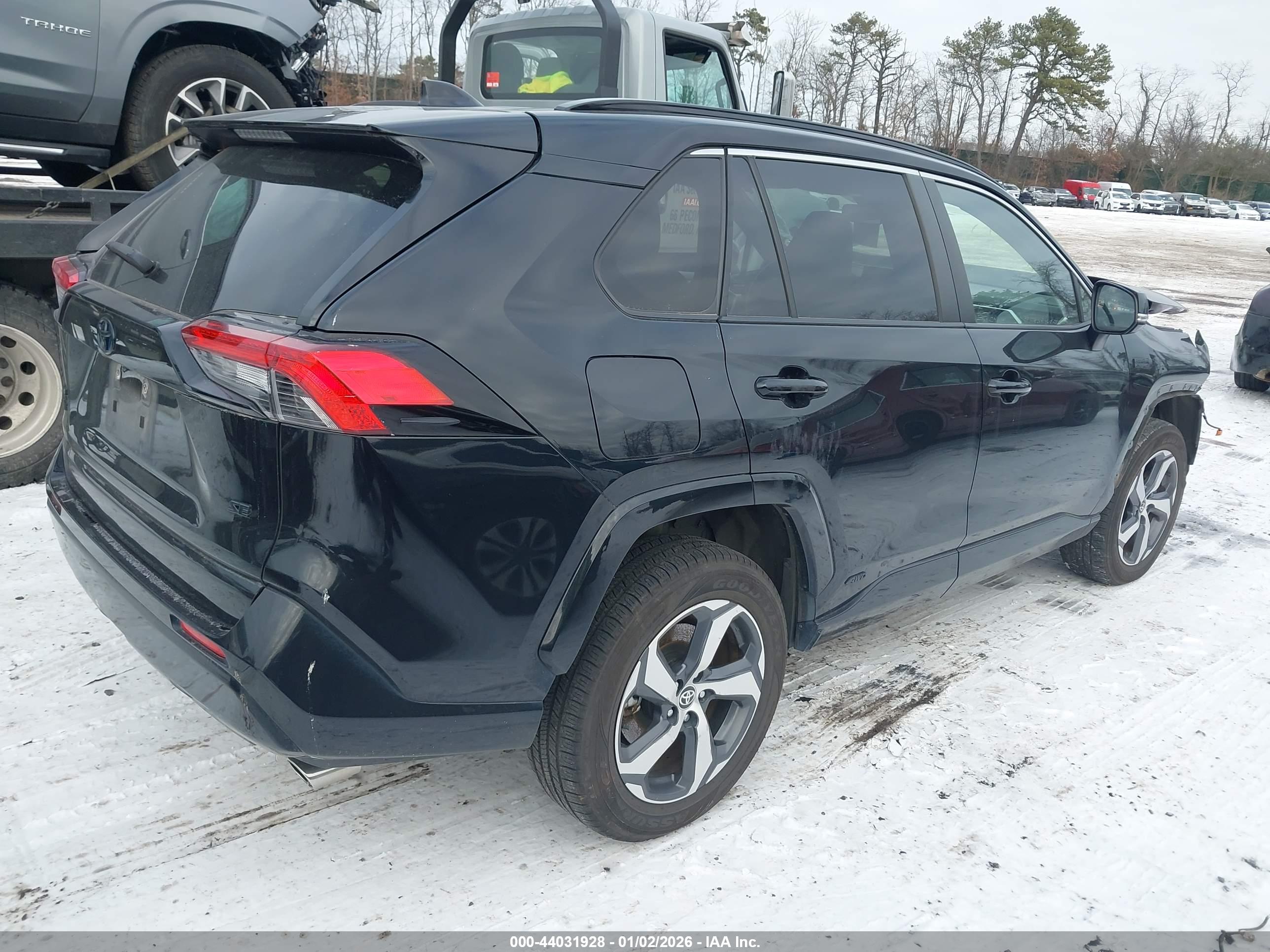 TOYOTA RAV4 image 4