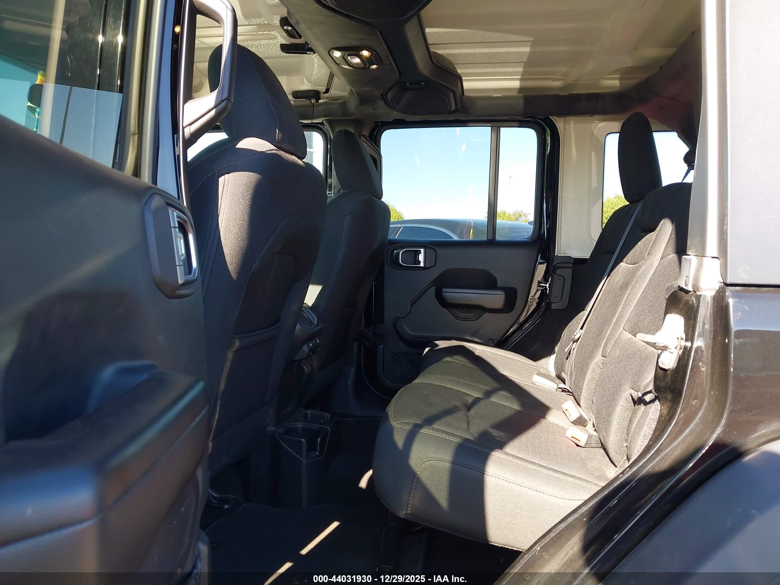 JEEP WRANGLER image 8