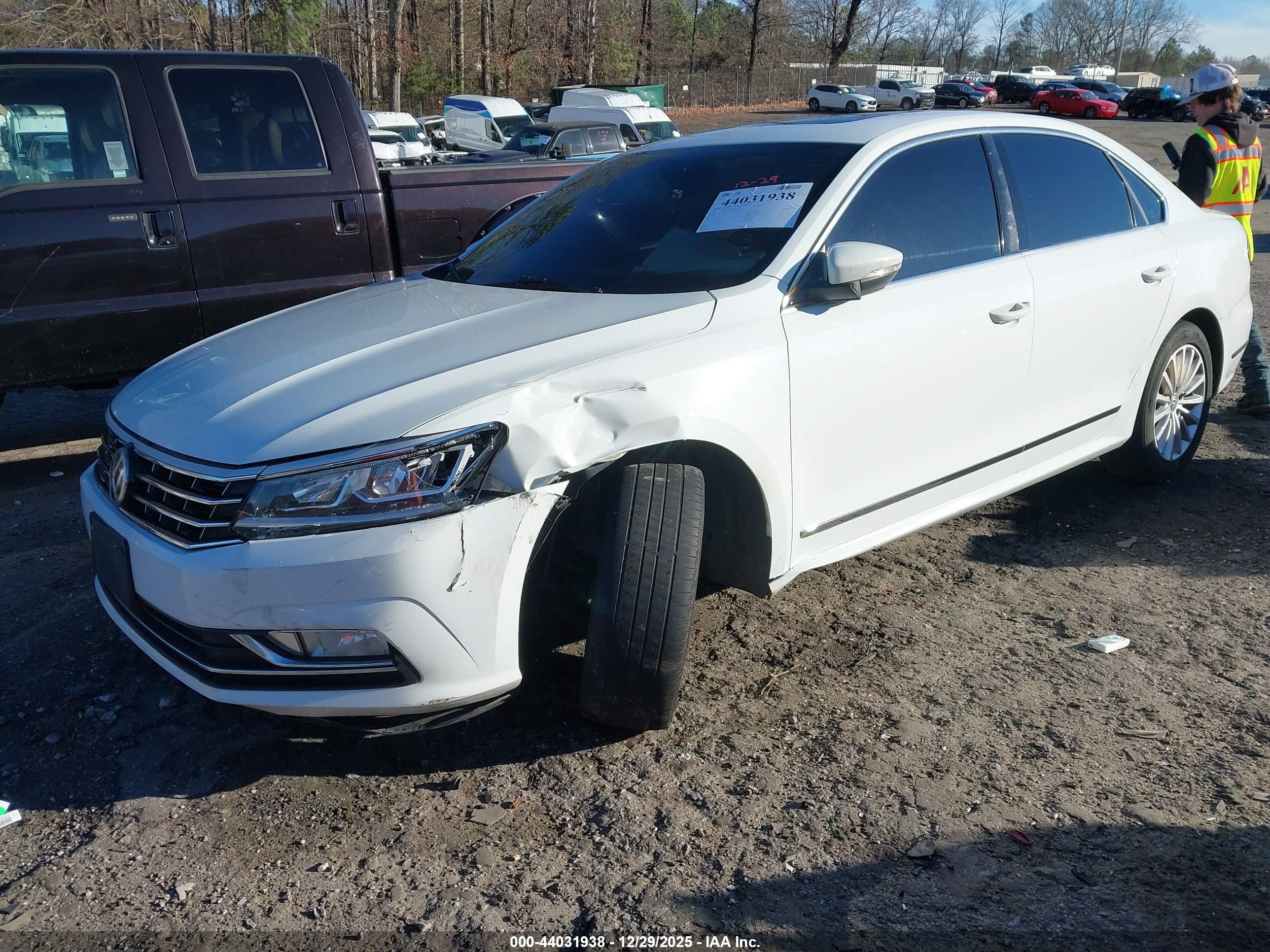 VOLKSWAGEN PASSAT image 6