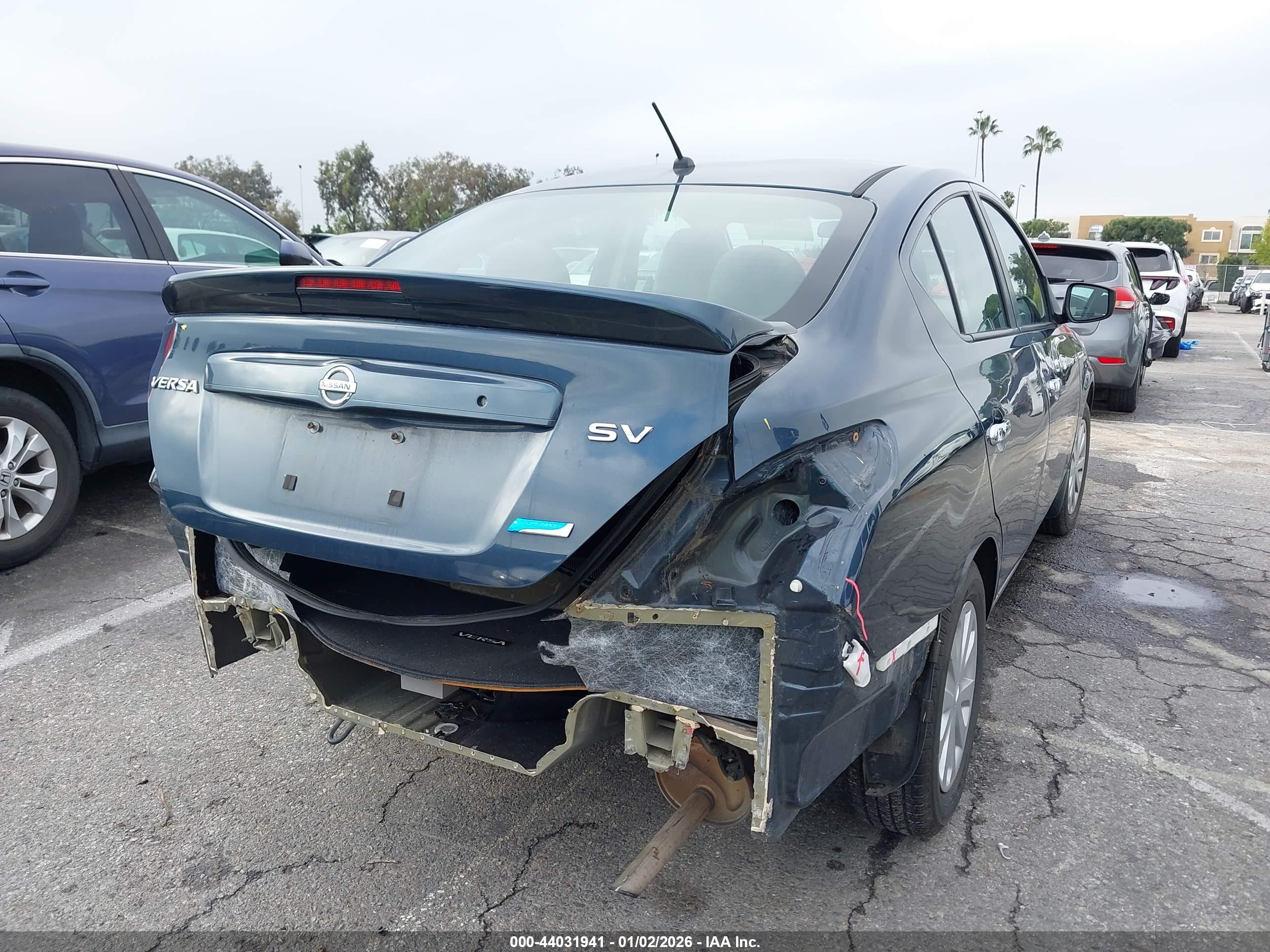 NISSAN VERSA image 4