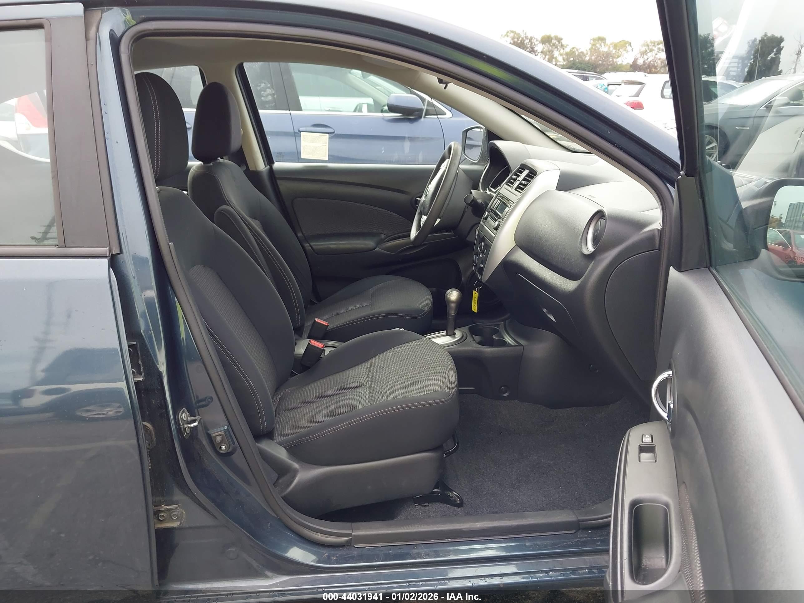 NISSAN VERSA image 5