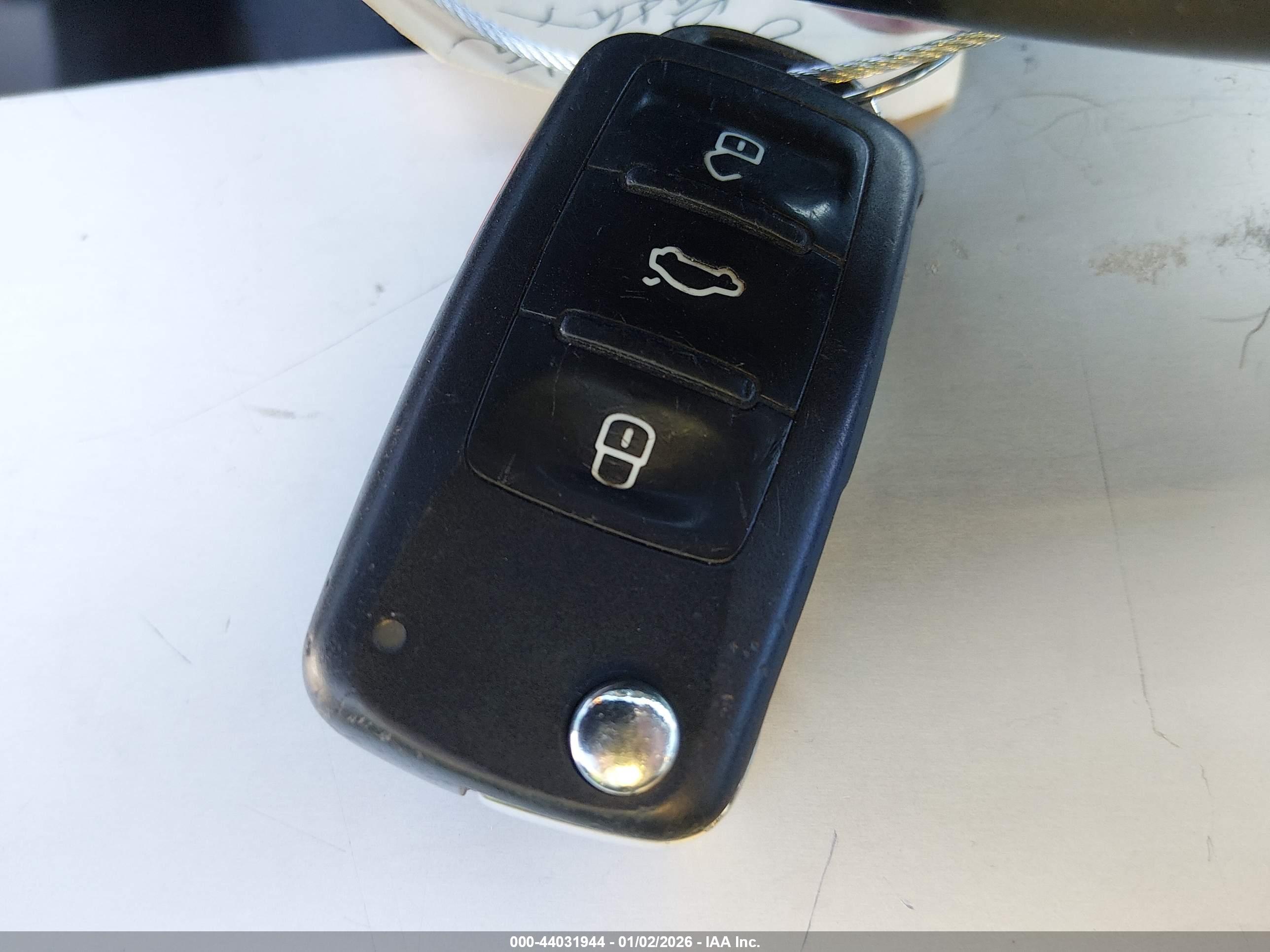 VOLKSWAGEN PASSAT image 11