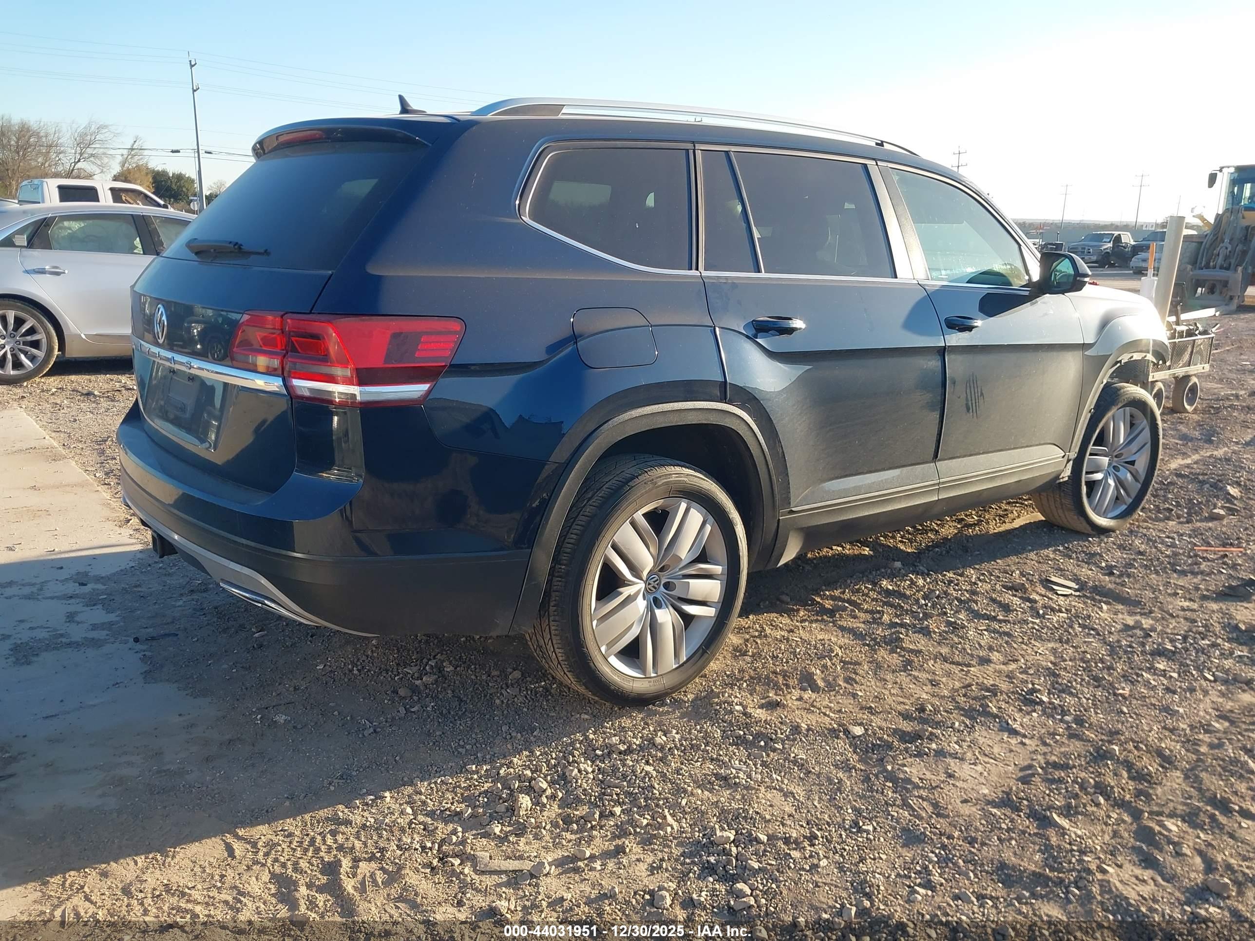 VOLKSWAGEN ATLAS image 4
