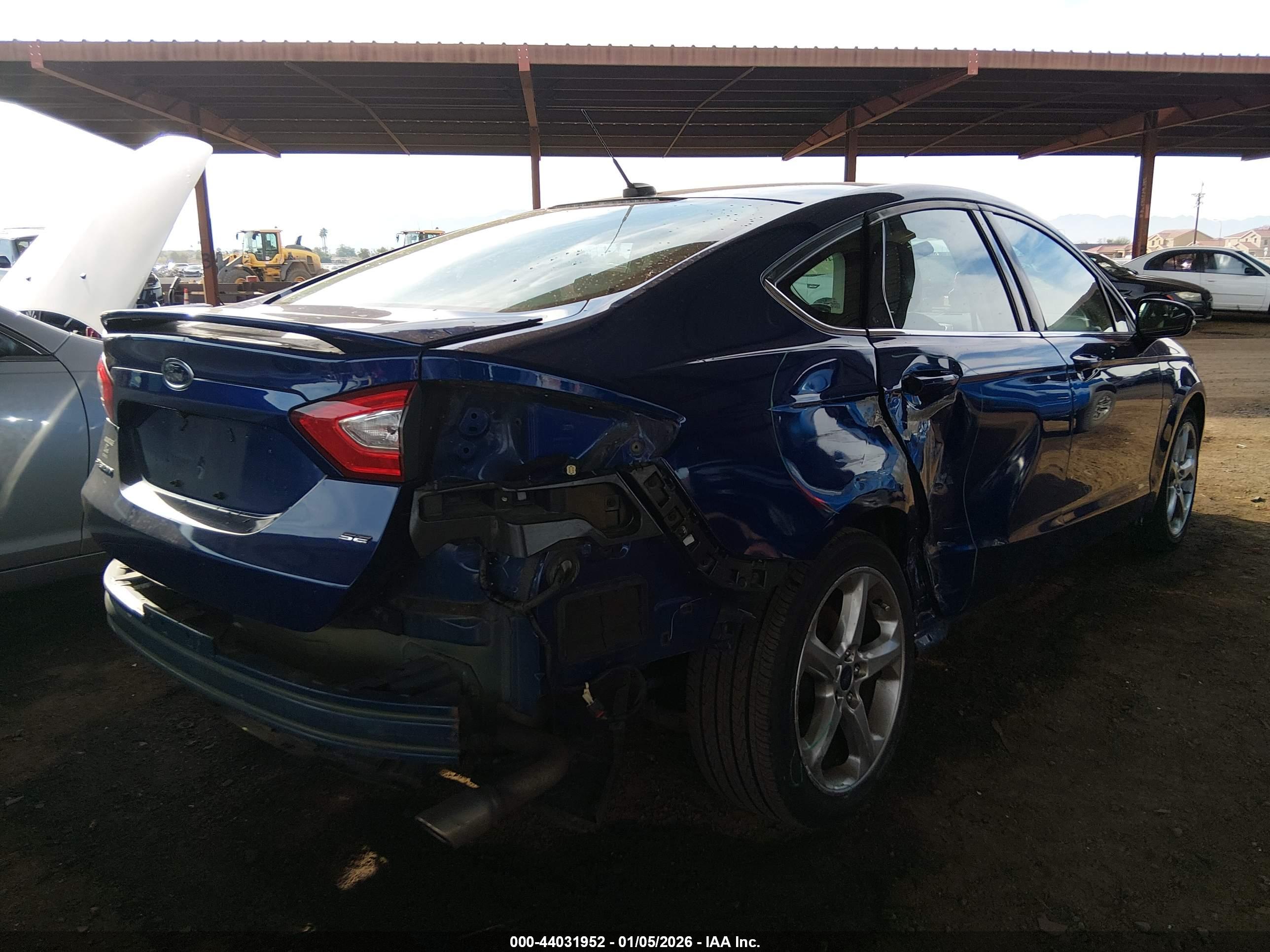 FORD FUSION image 4