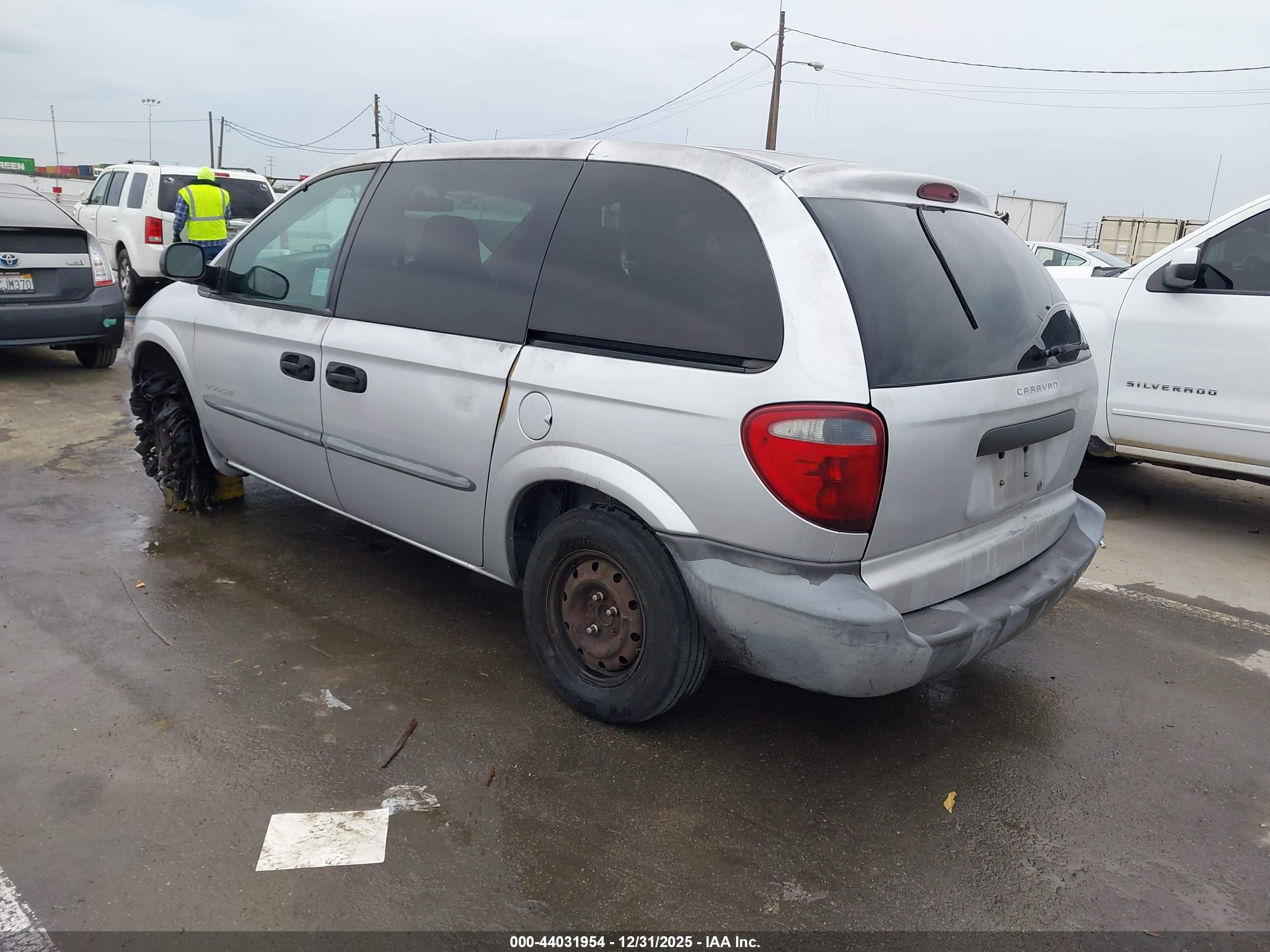 DODGE CARAVAN image 3
