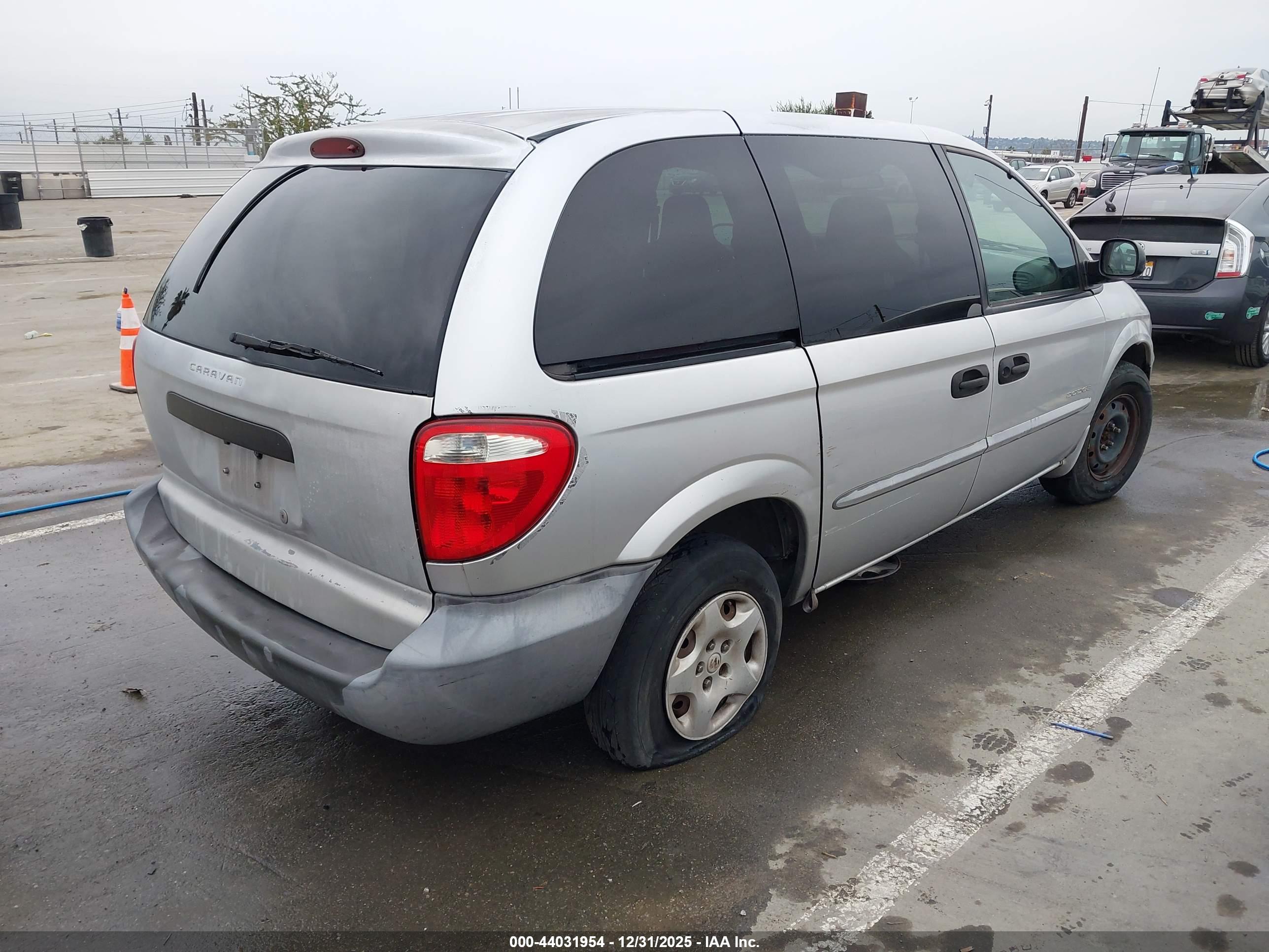 DODGE CARAVAN image 4