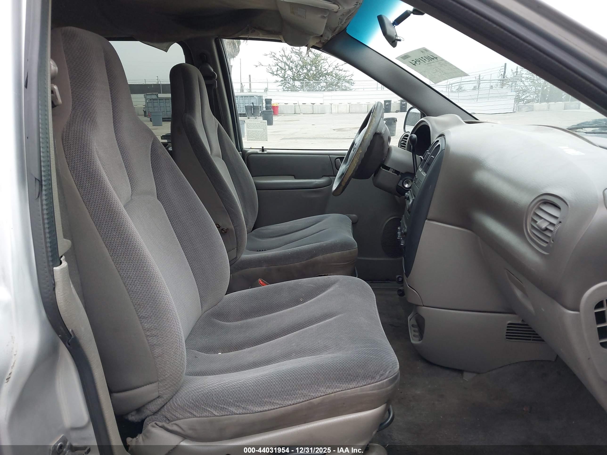 DODGE CARAVAN image 5