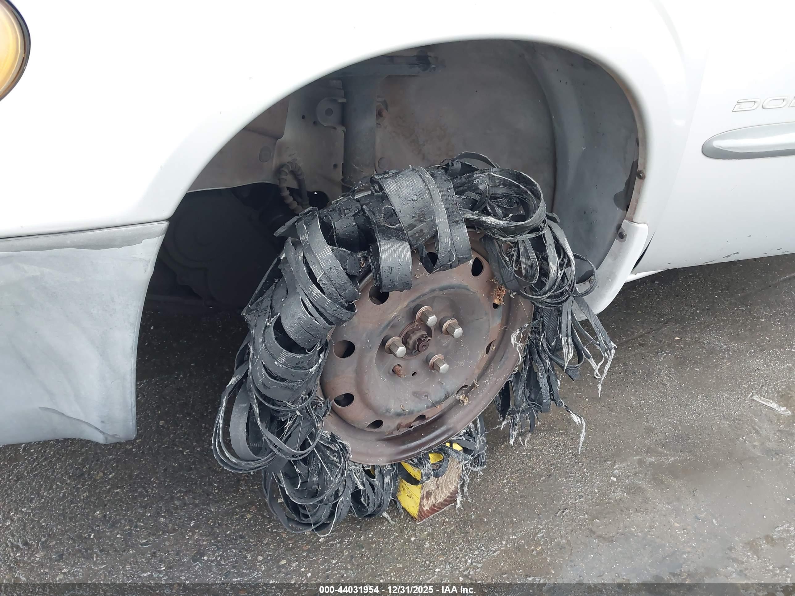 DODGE CARAVAN image 6