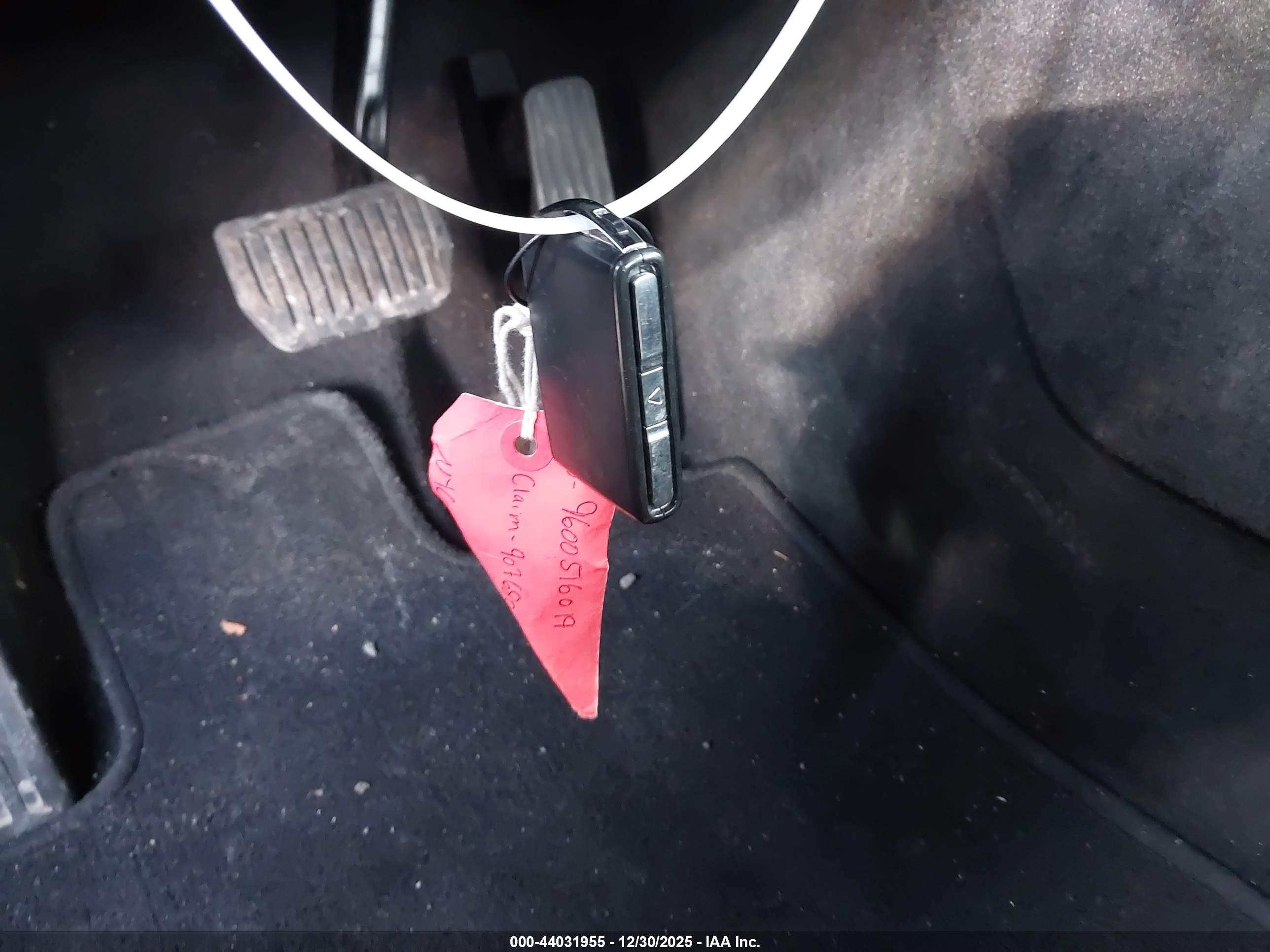 VOLVO S60 image 11