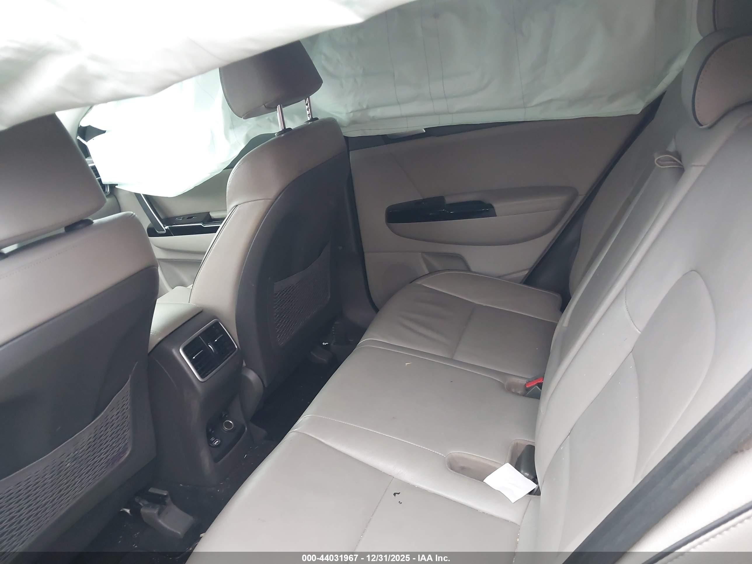KIA SPORTAGE image 8