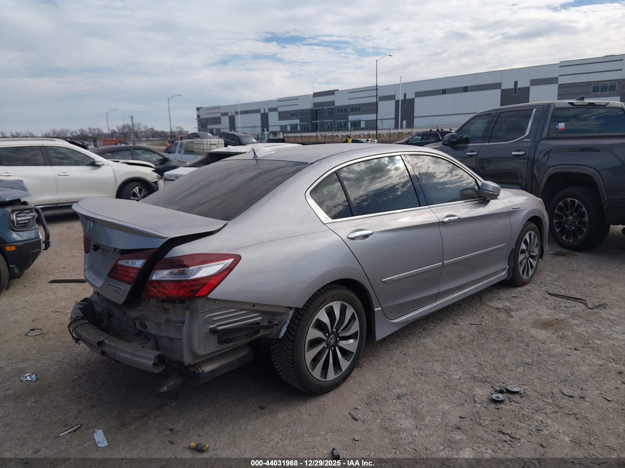 HONDA ACCORD image 4