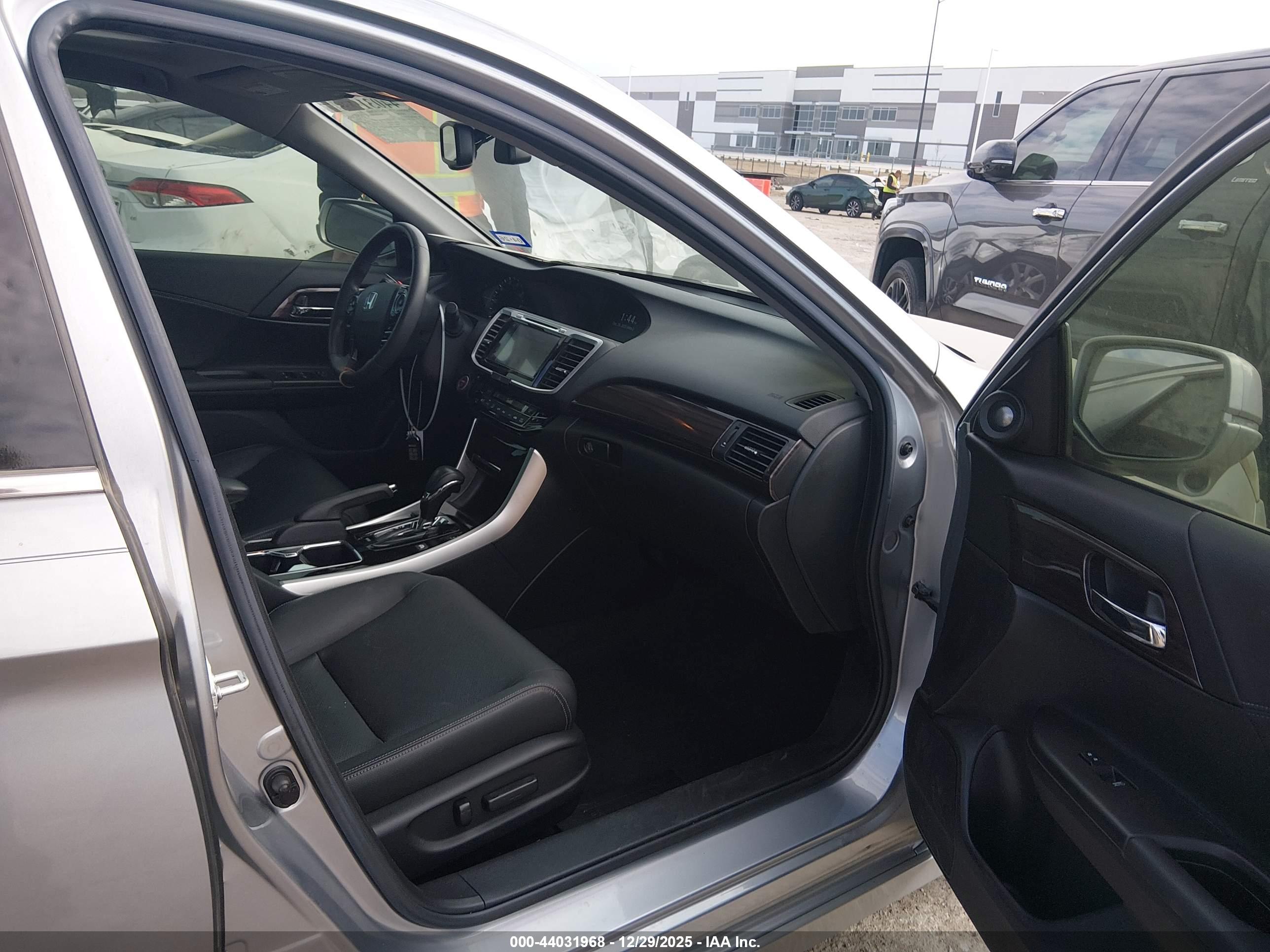 HONDA ACCORD image 5