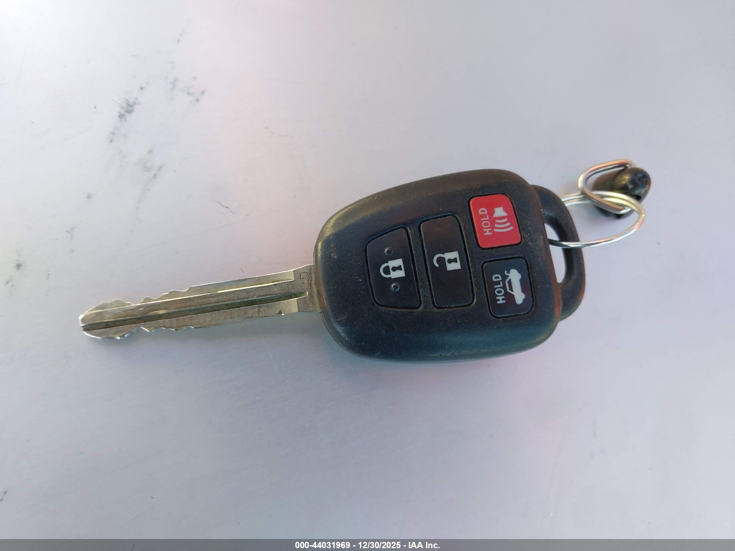 TOYOTA CAMRY image 11