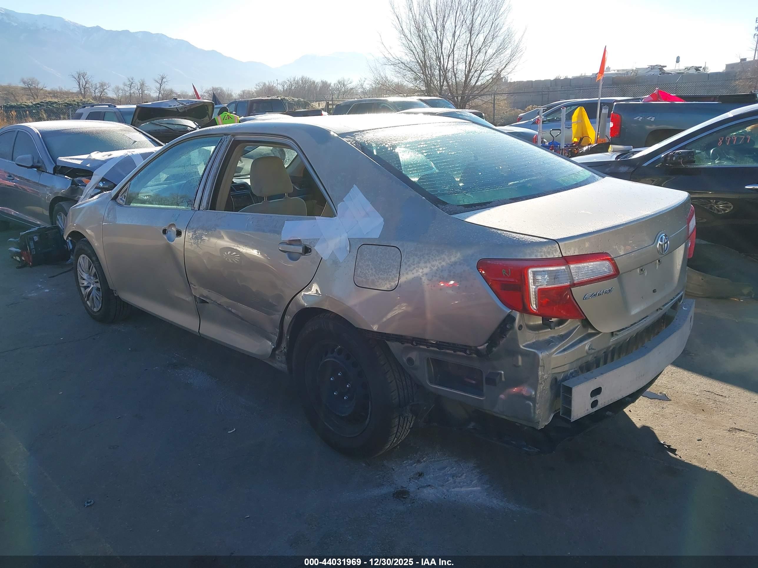 TOYOTA CAMRY image 3
