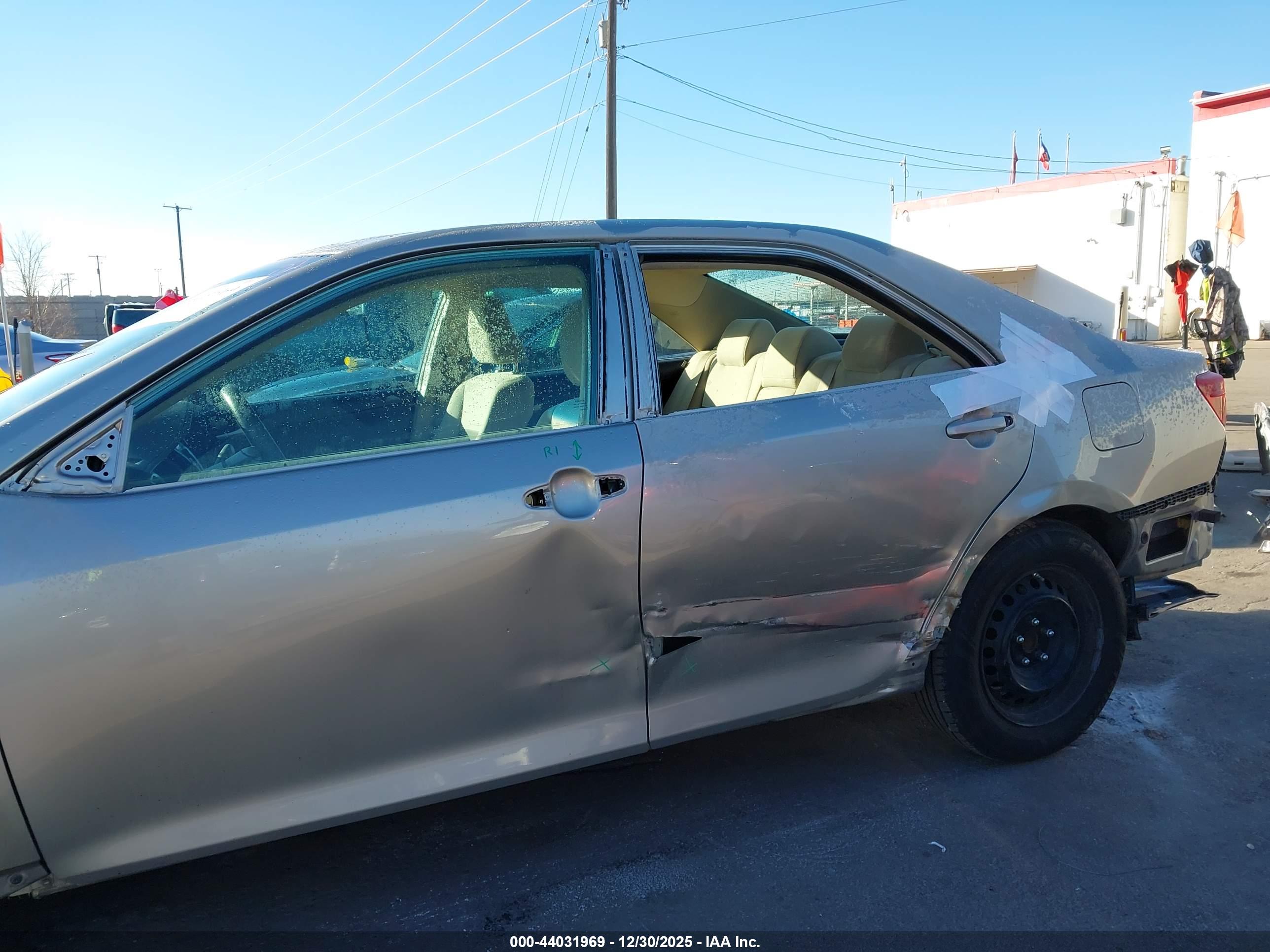 TOYOTA CAMRY image 6