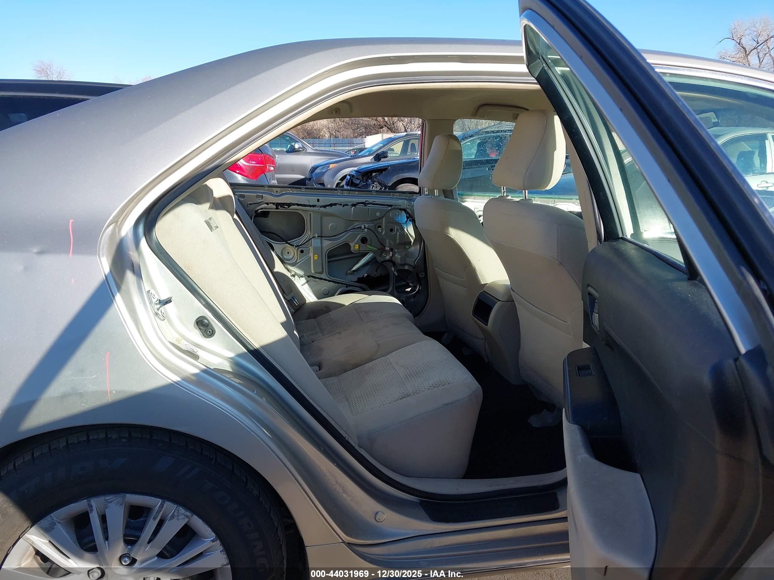 TOYOTA CAMRY image 8
