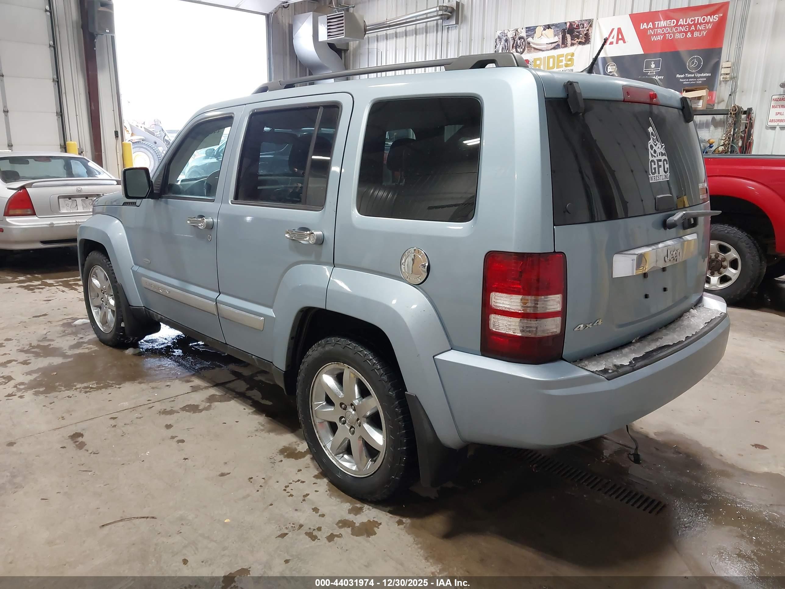 JEEP LIBERTY image 3