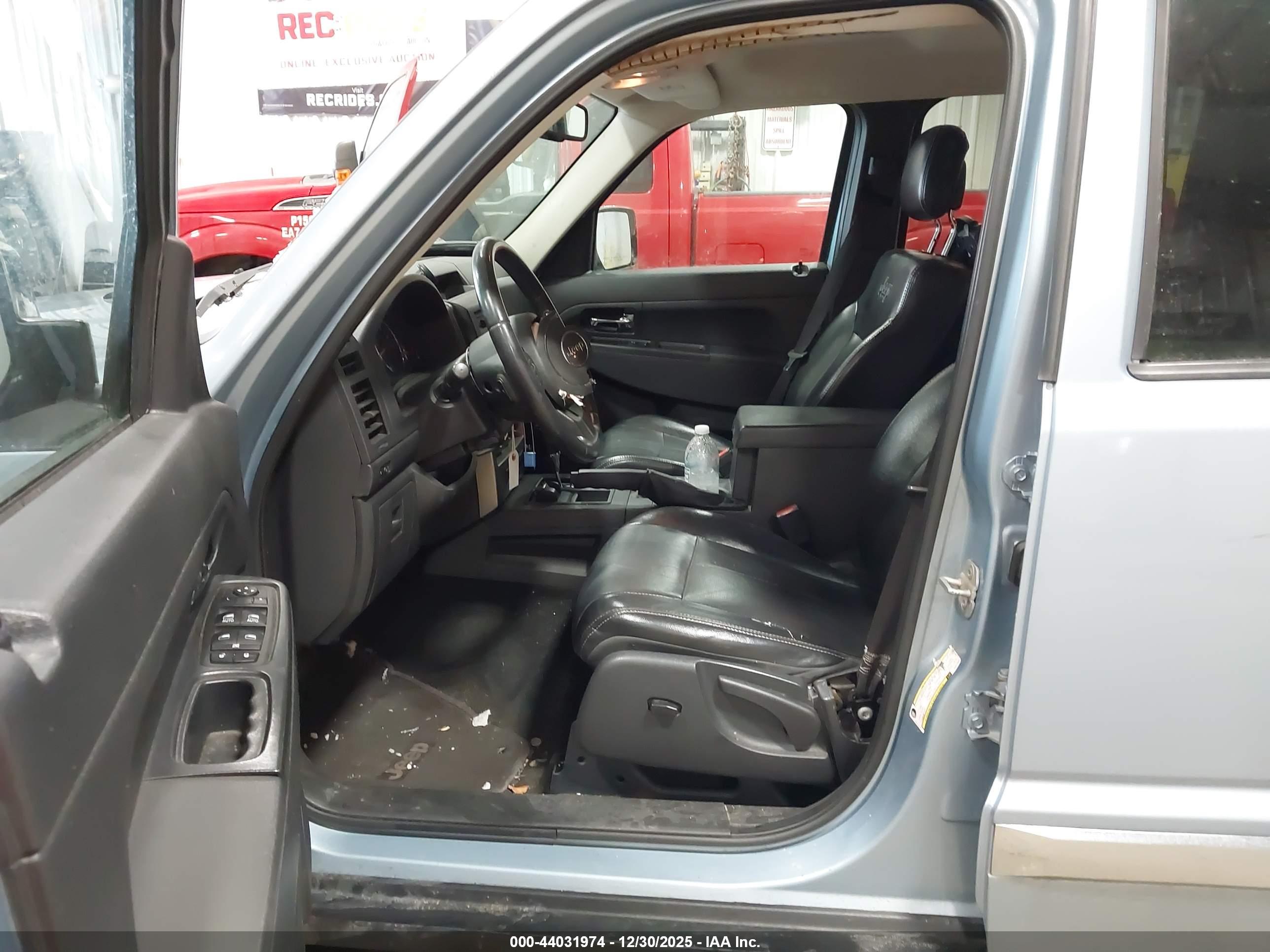JEEP LIBERTY image 5