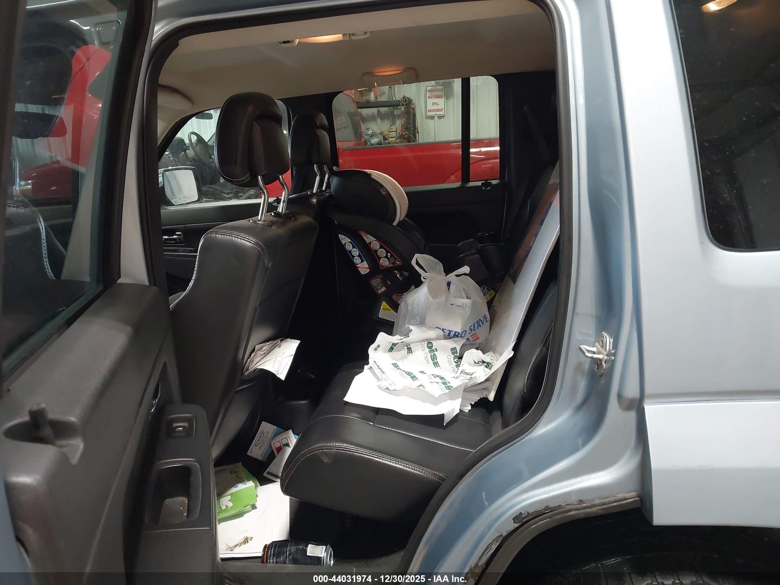 JEEP LIBERTY image 8