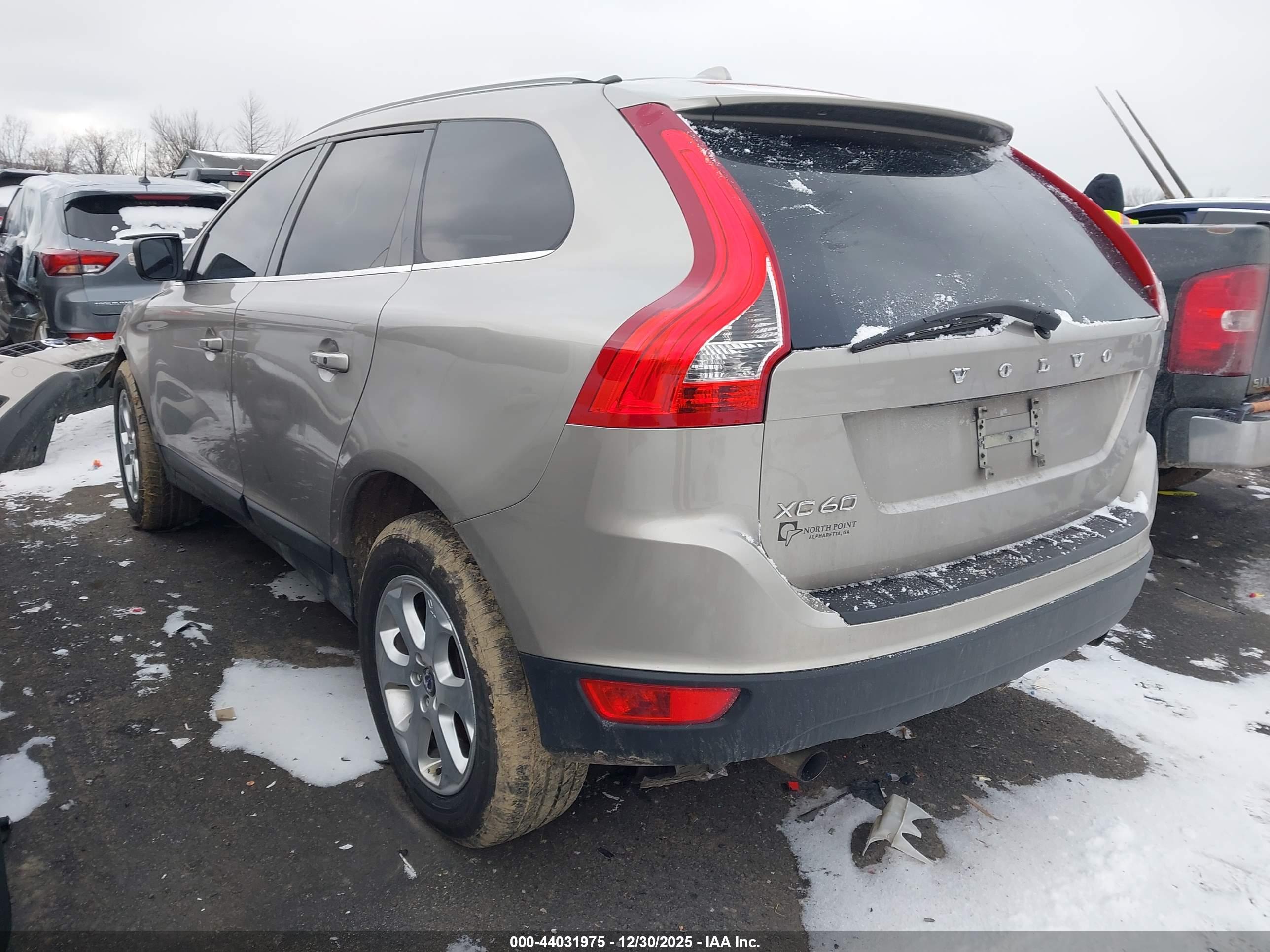 VOLVO XC60 image 3