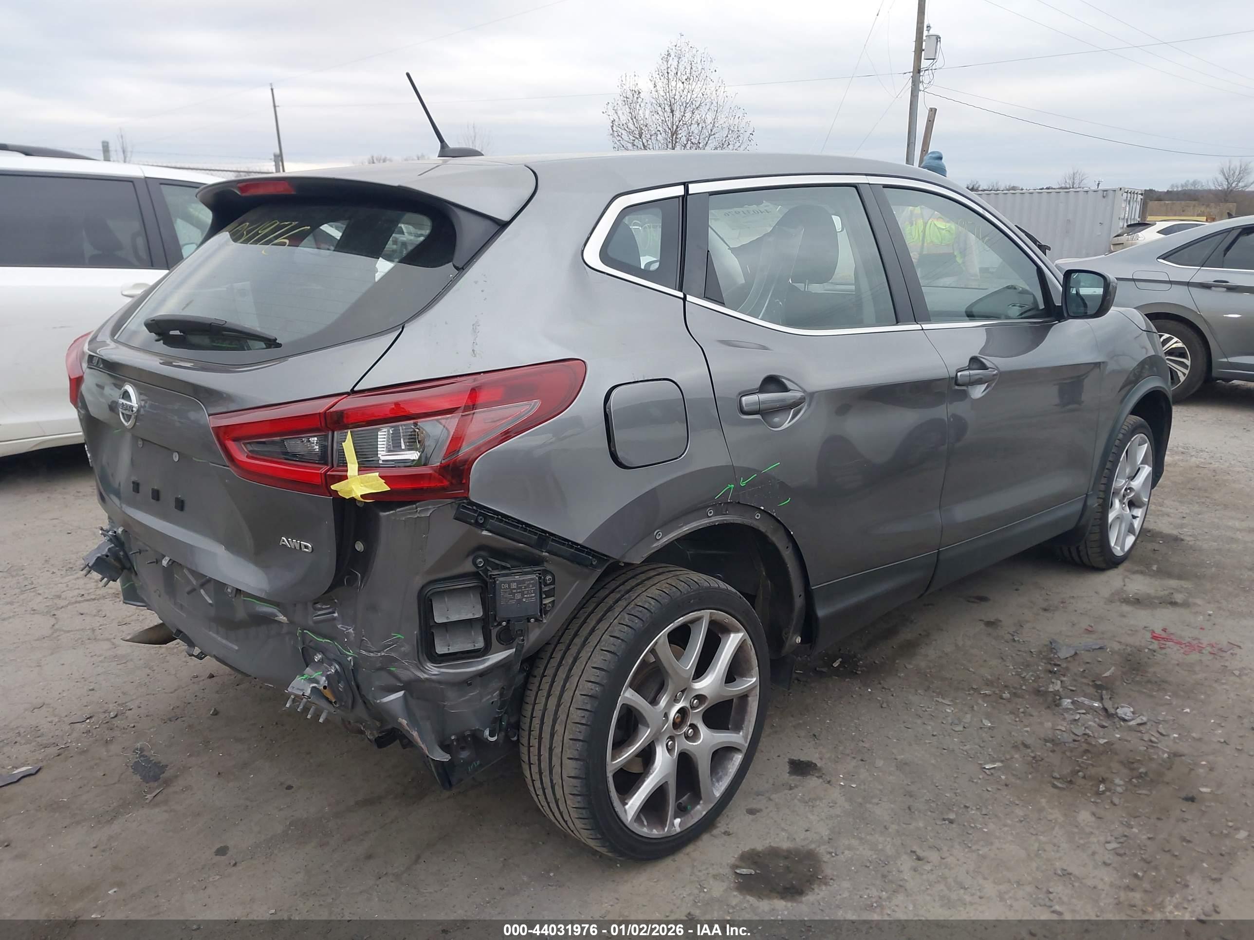 NISSAN ROGUE image 4