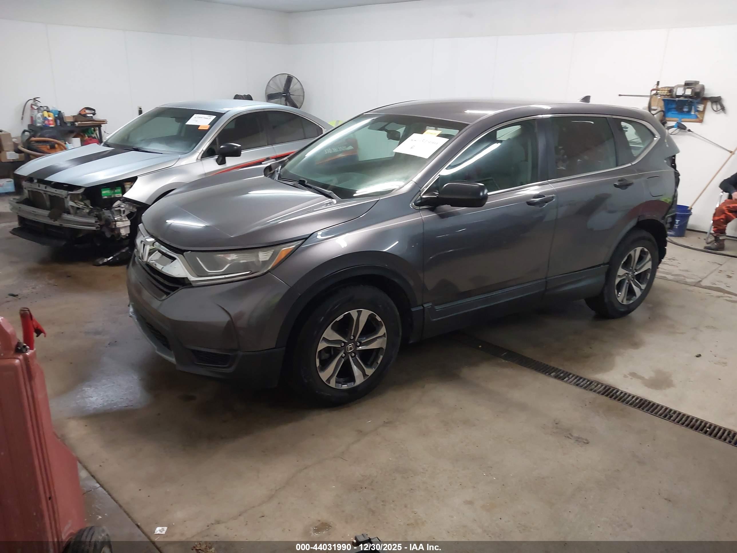 HONDA CR-V image 2